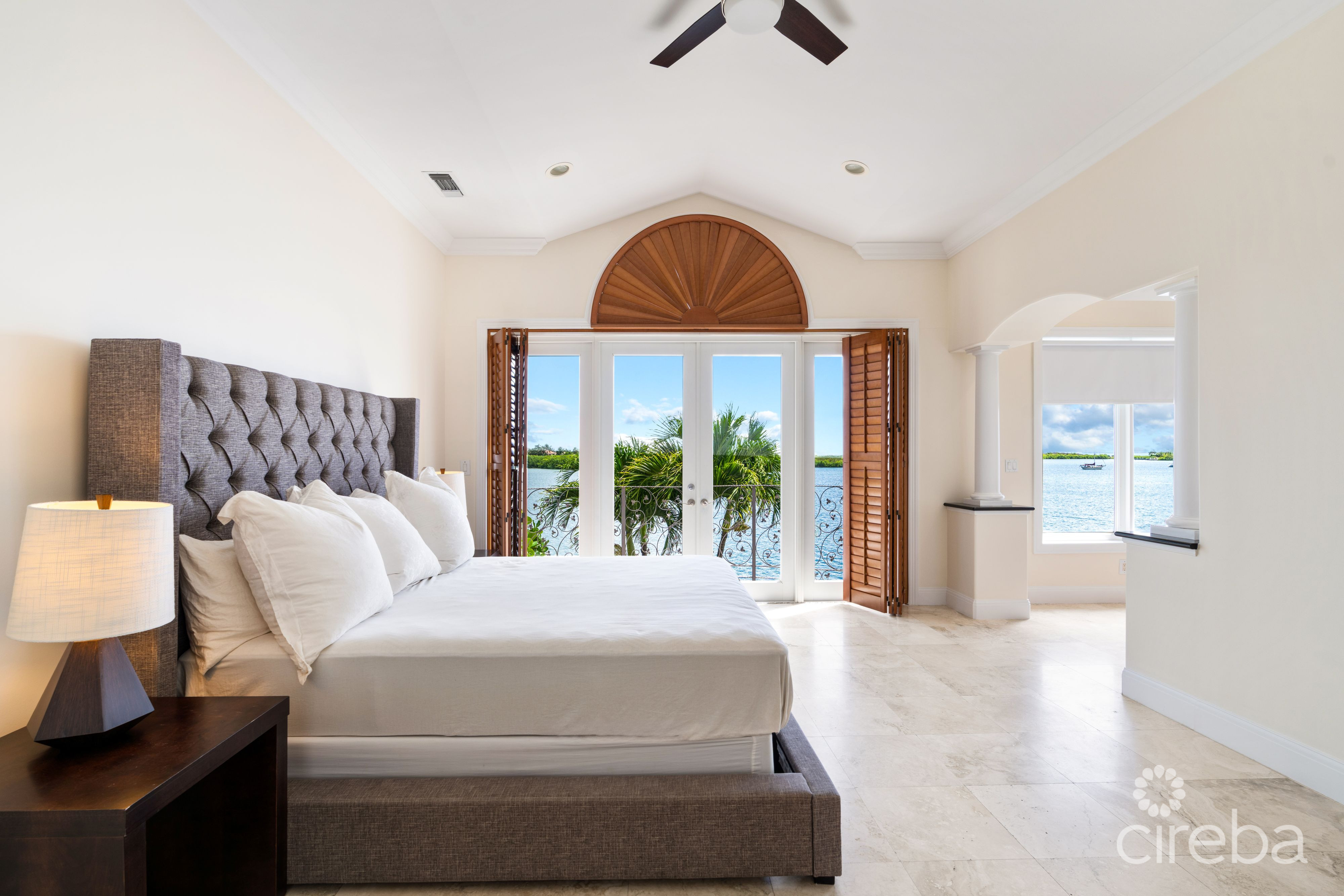 VISCAYA 1B – WATERFRONT HOME GOVERNORS HARBOUR
