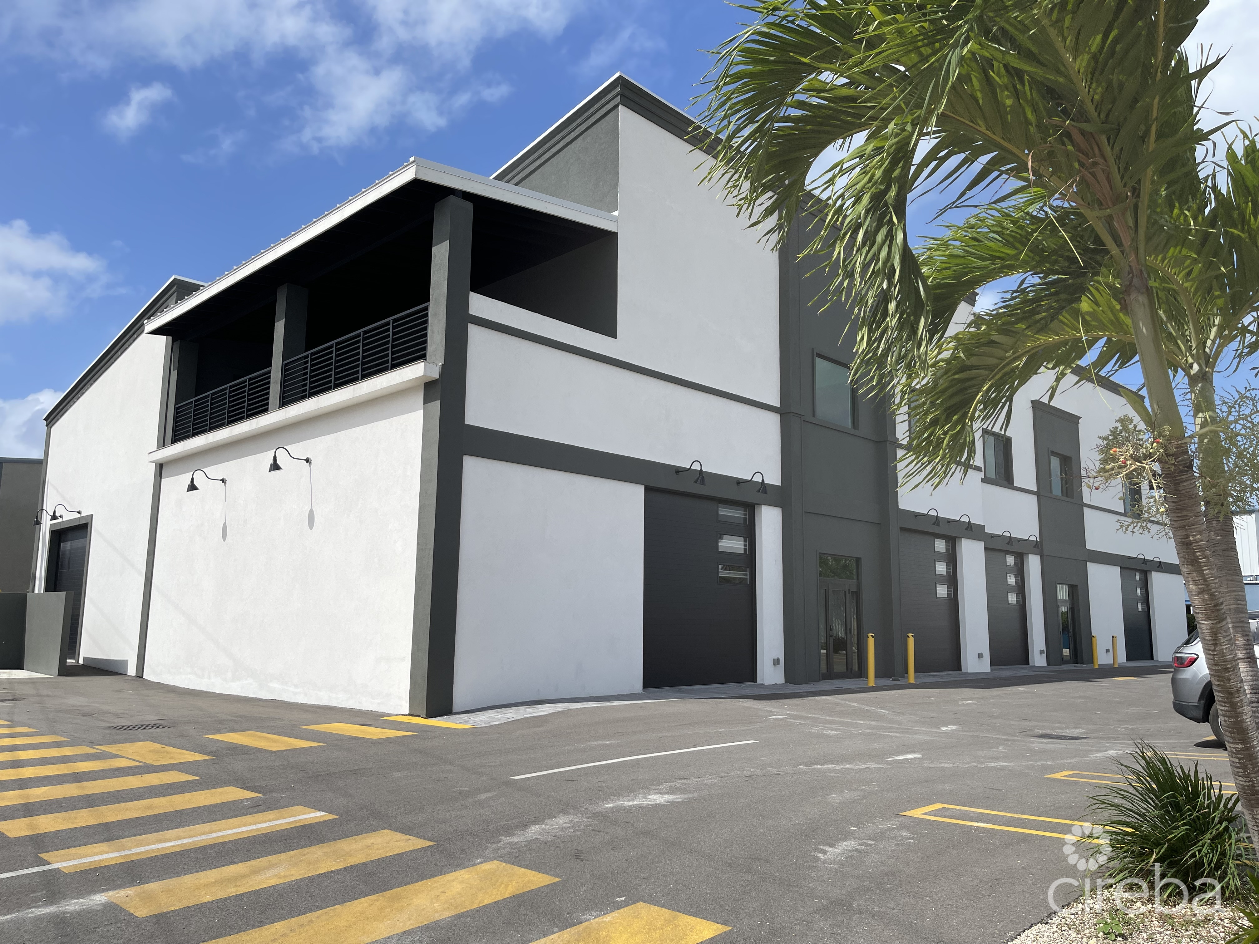 PRIME LOCATION – LEASED INVESTMENT WAREHOUSE