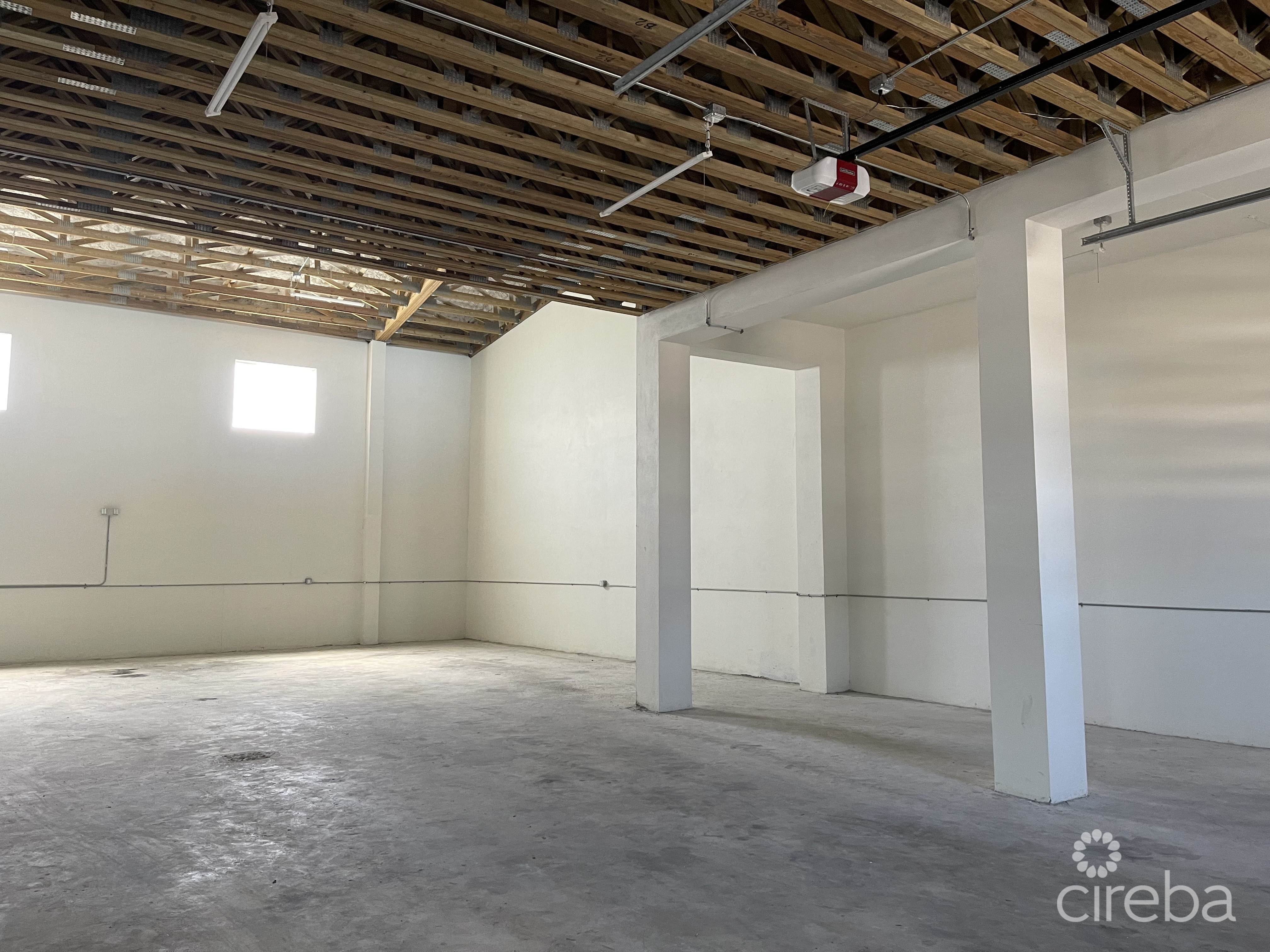 PRIME LOCATION – LEASED INVESTMENT WAREHOUSE