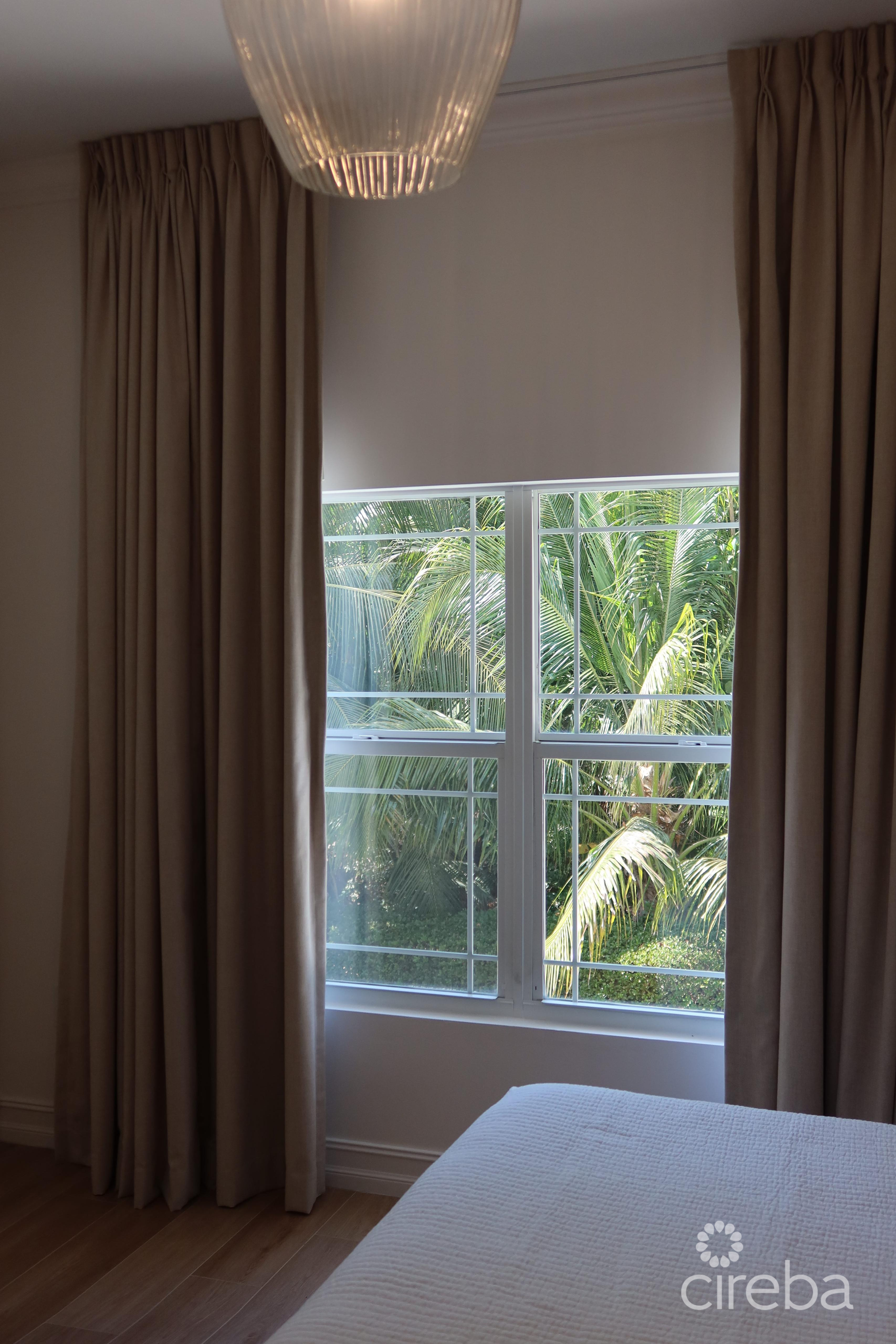 BEAUTIFULLY RENOVATED UNIT IN WALKERS SOUTH