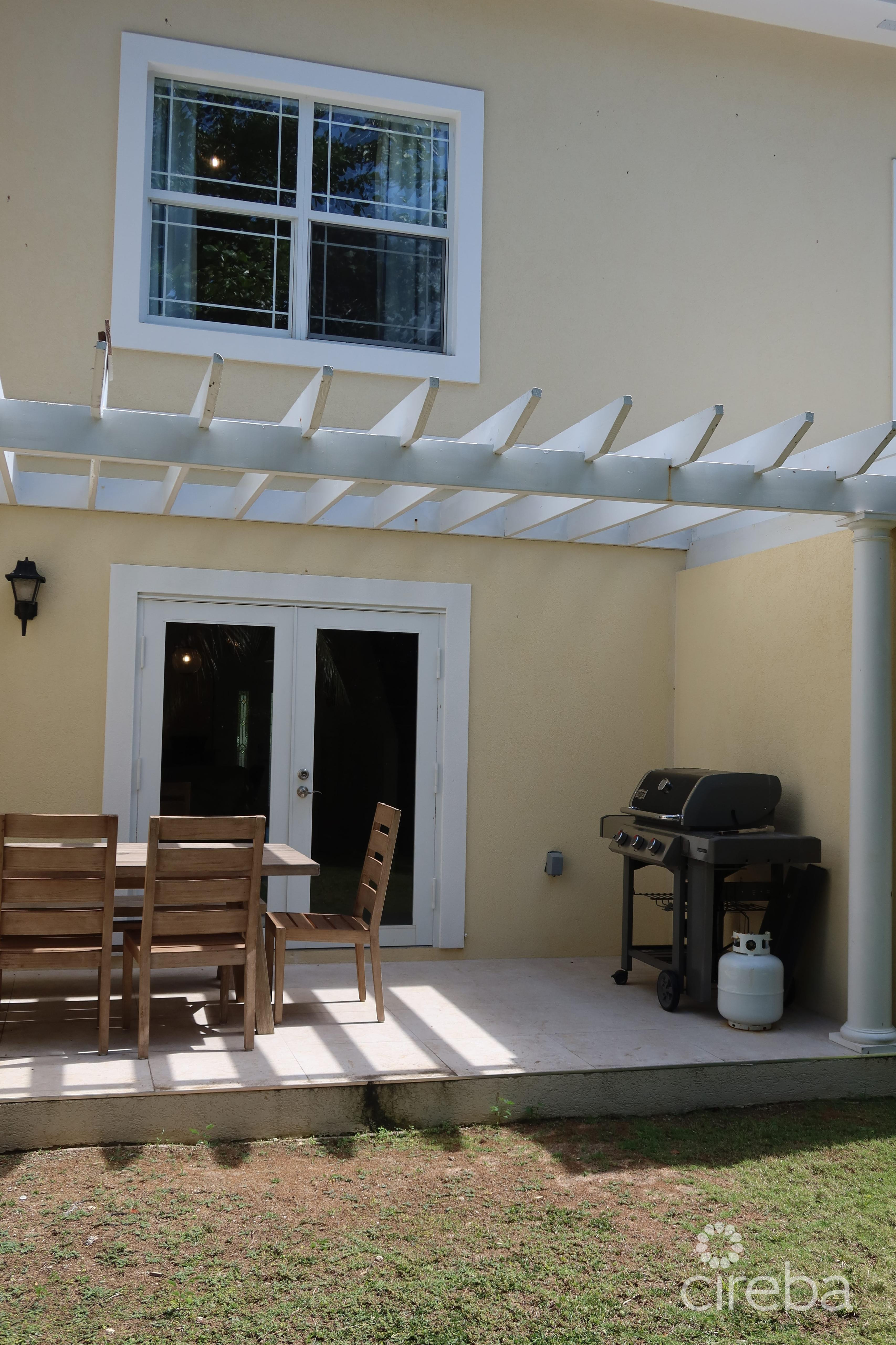 BEAUTIFULLY RENOVATED UNIT IN WALKERS SOUTH
