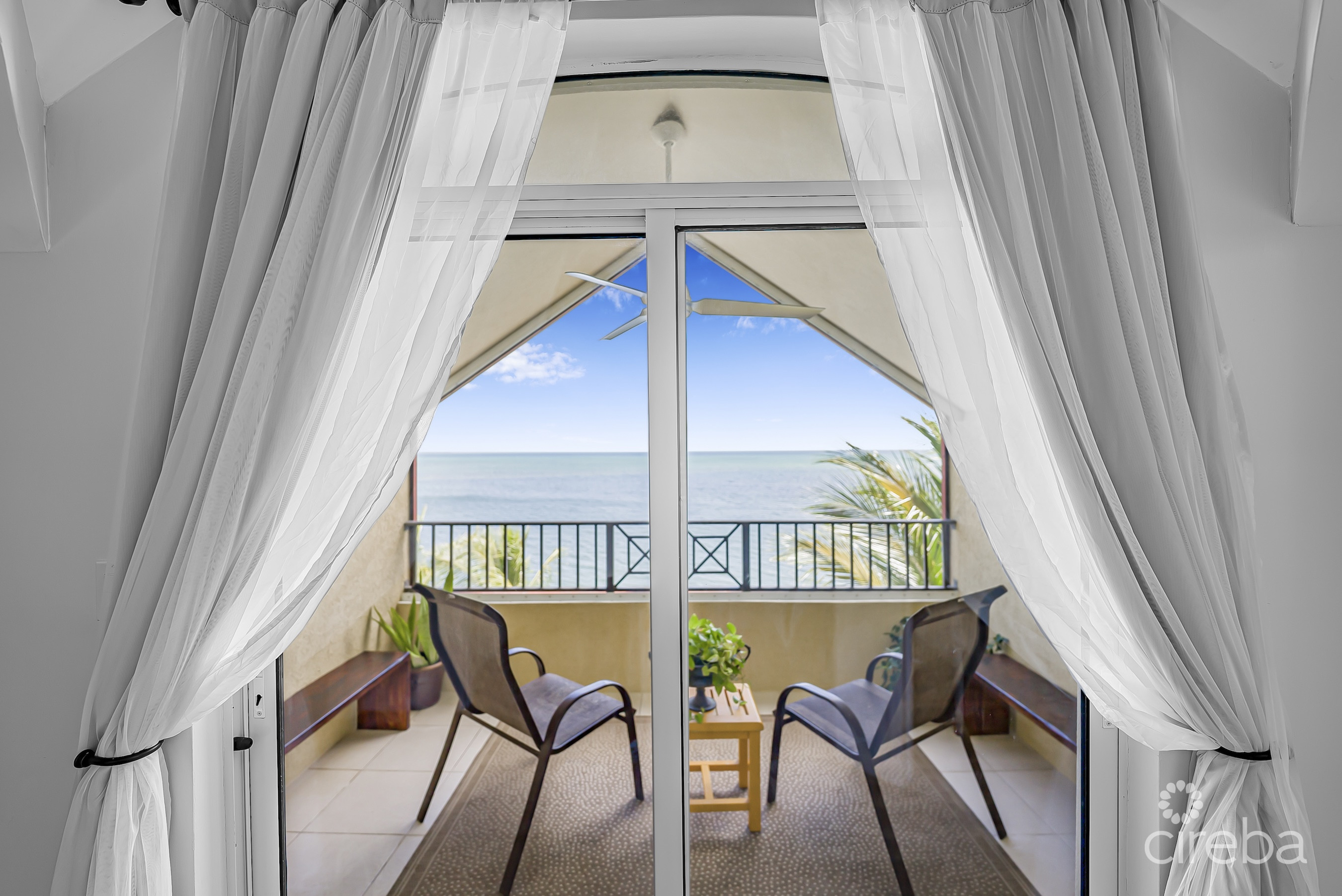 HARBOUR POINT OCEANFRONT 3 BED PLUS OFFICE