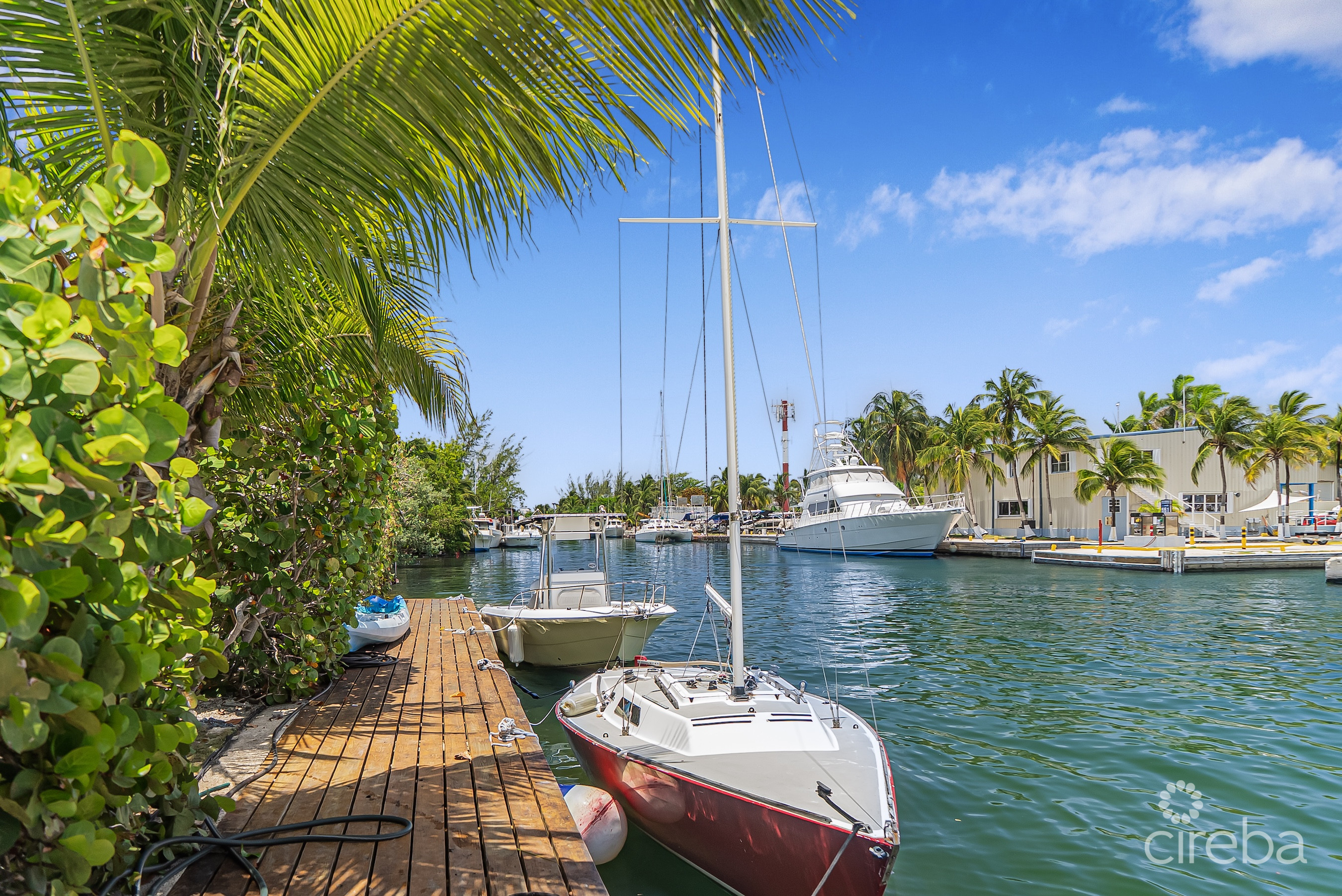HARBOUR POINT OCEANFRONT 3 BED PLUS OFFICE