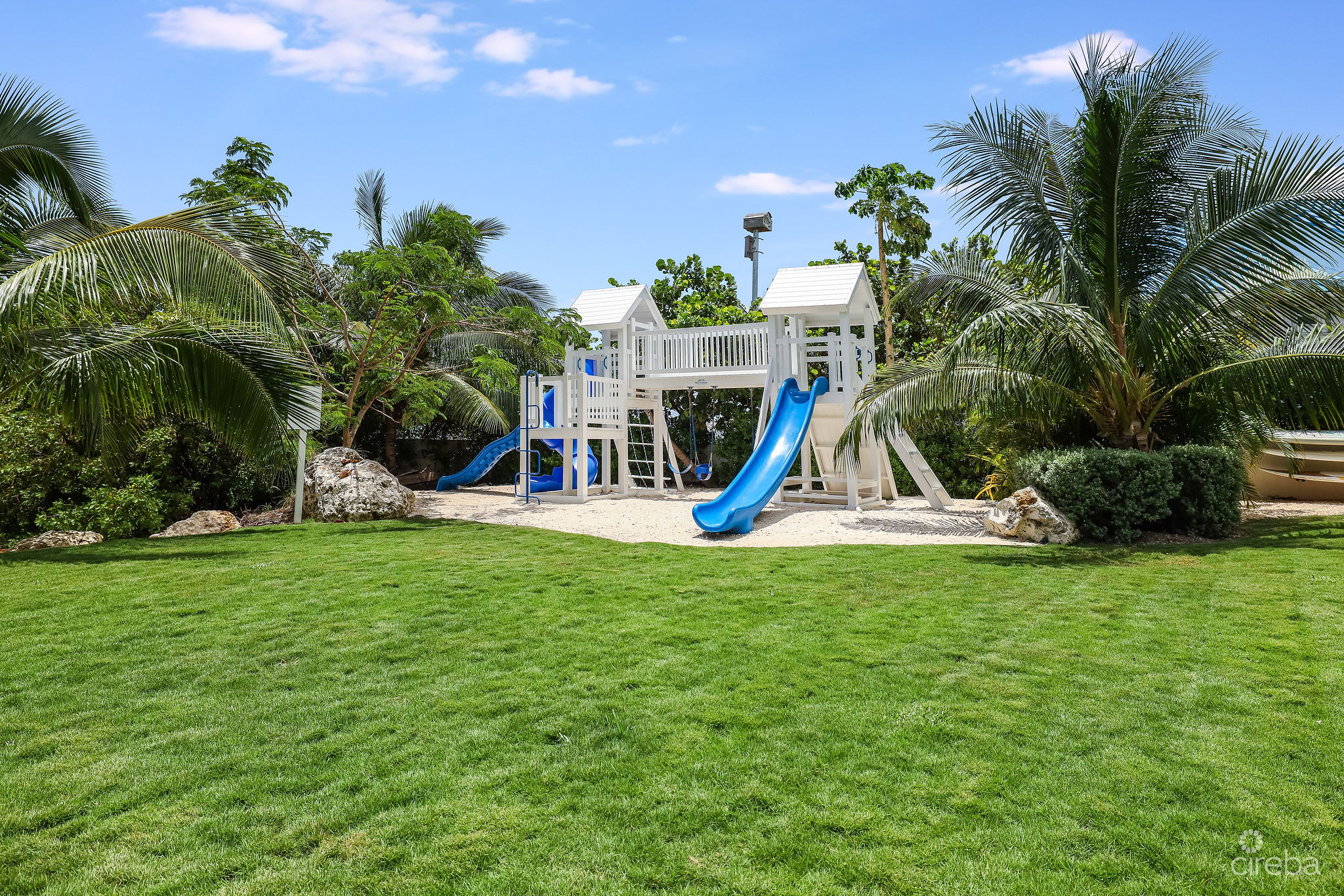 AURA #305 OCEANFRONT