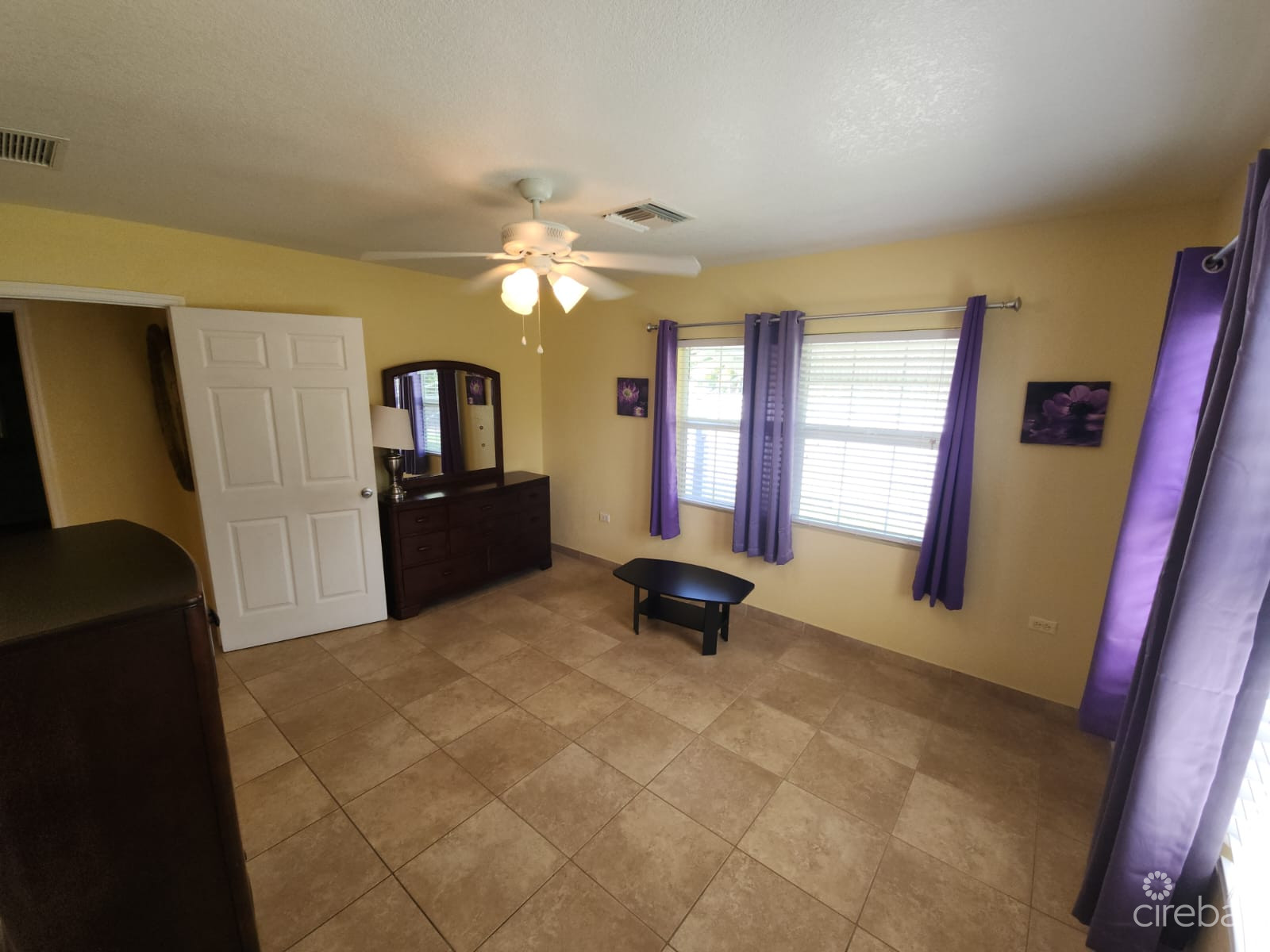 WATERVIEW HOME JUST OFF SMB CORRIDOR 8