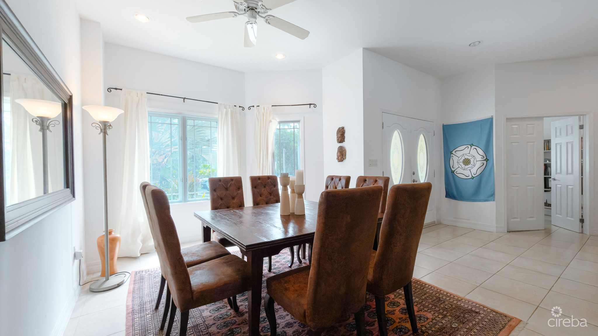 CANAL FRONT HOME 3 BED PROSPECT