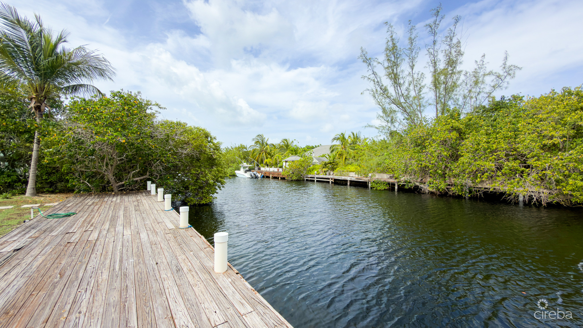 CANAL FRONT HOME 3 BED PROSPECT