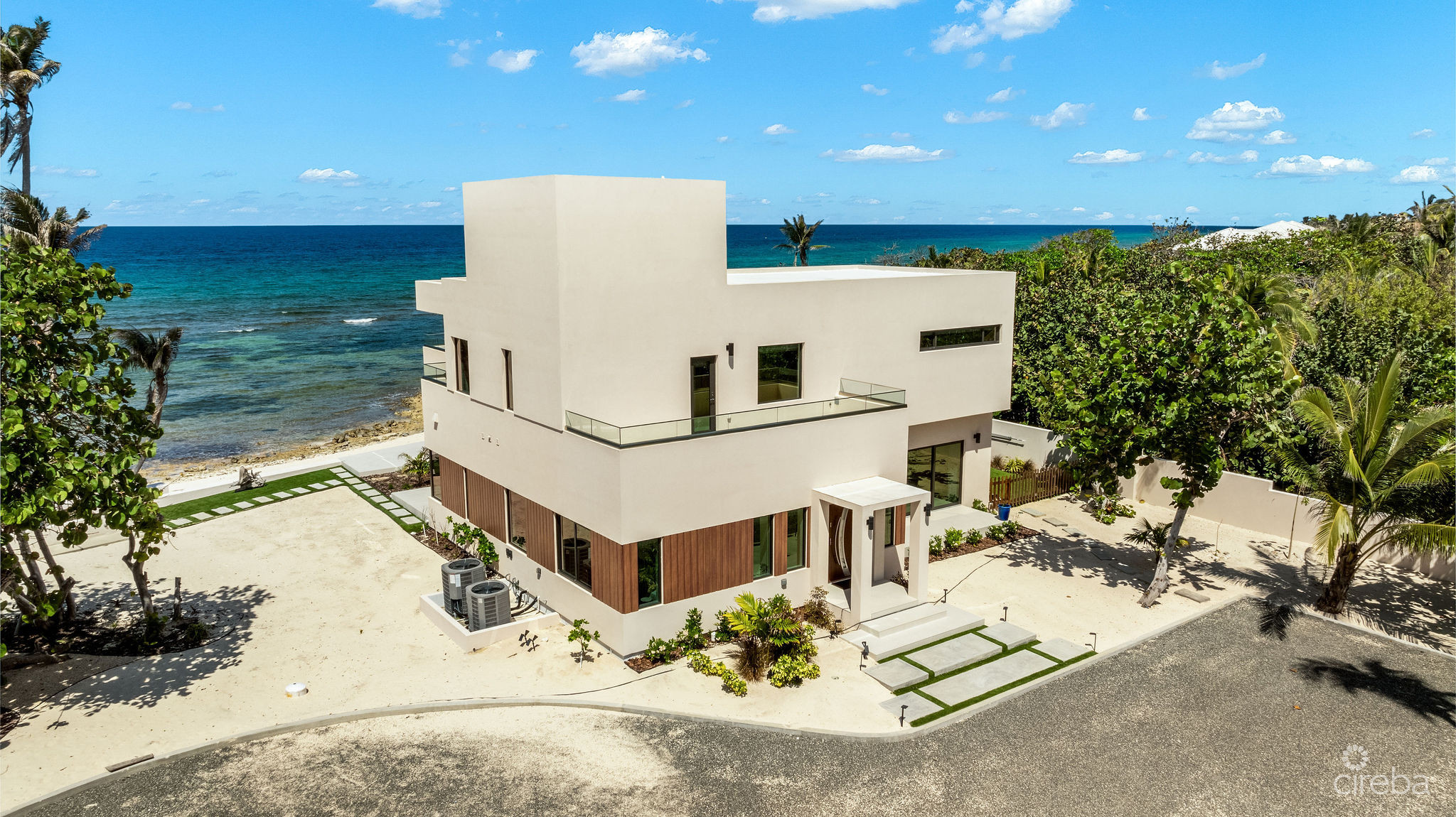 5 BED BEACH FRONT ESTATE – HALCYON POINT