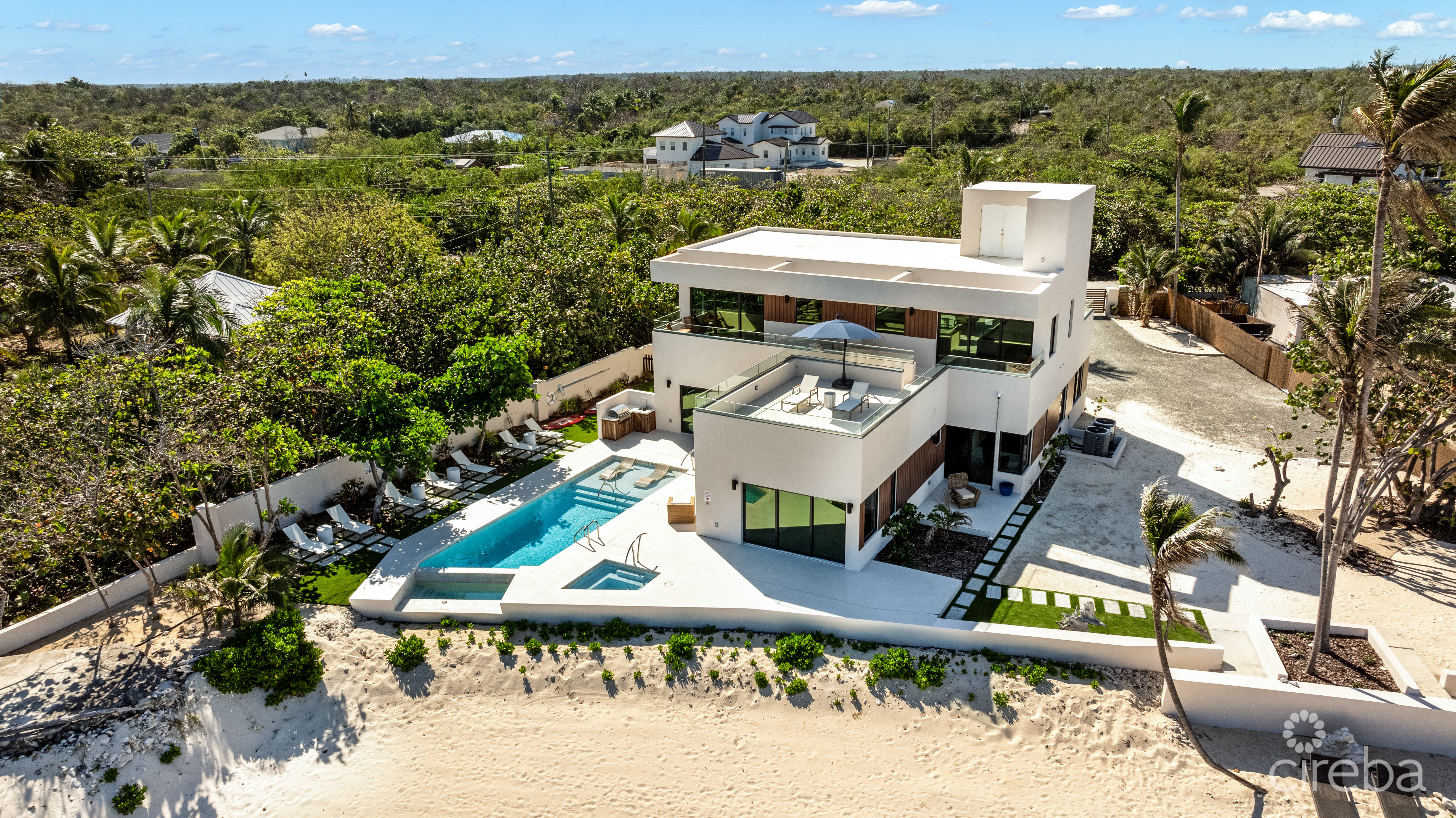 5 BED BEACH FRONT ESTATE – HALCYON POINT