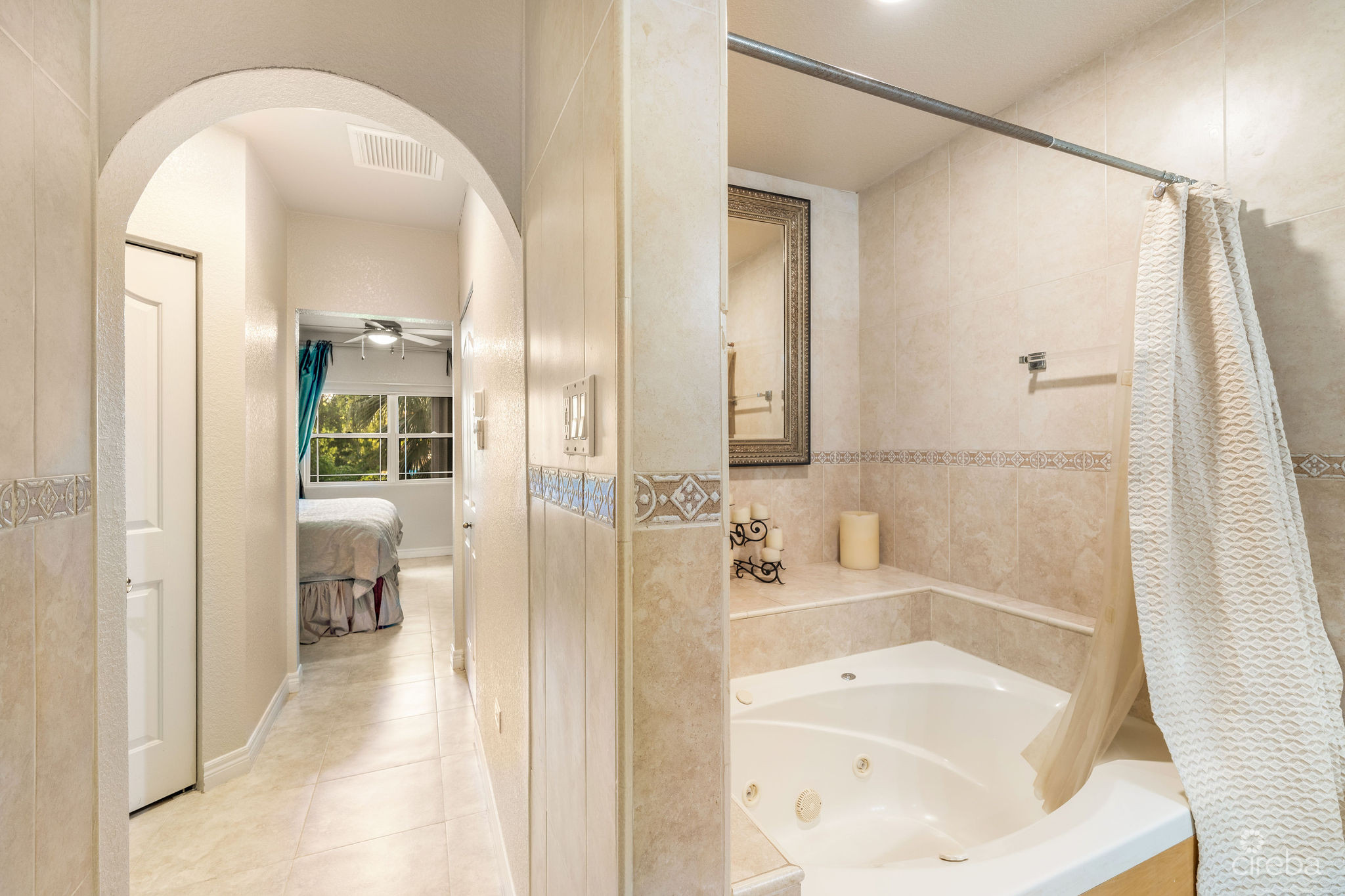 SPACIOUS 3 BED + DEN TOWNHOME AT L'AMBIENCE 6