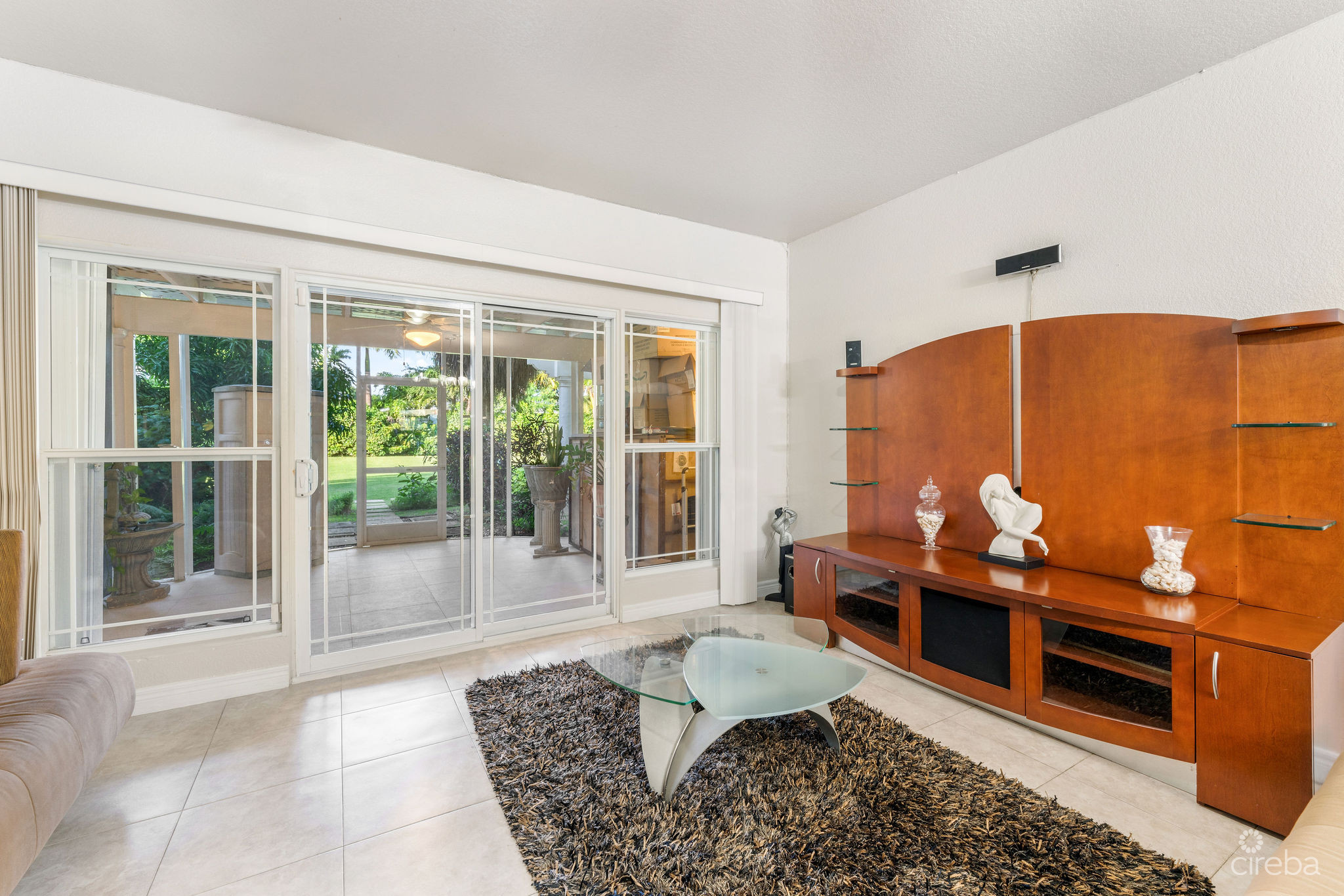 SPACIOUS 3 BED + DEN TOWNHOME AT L'AMBIENCE 3