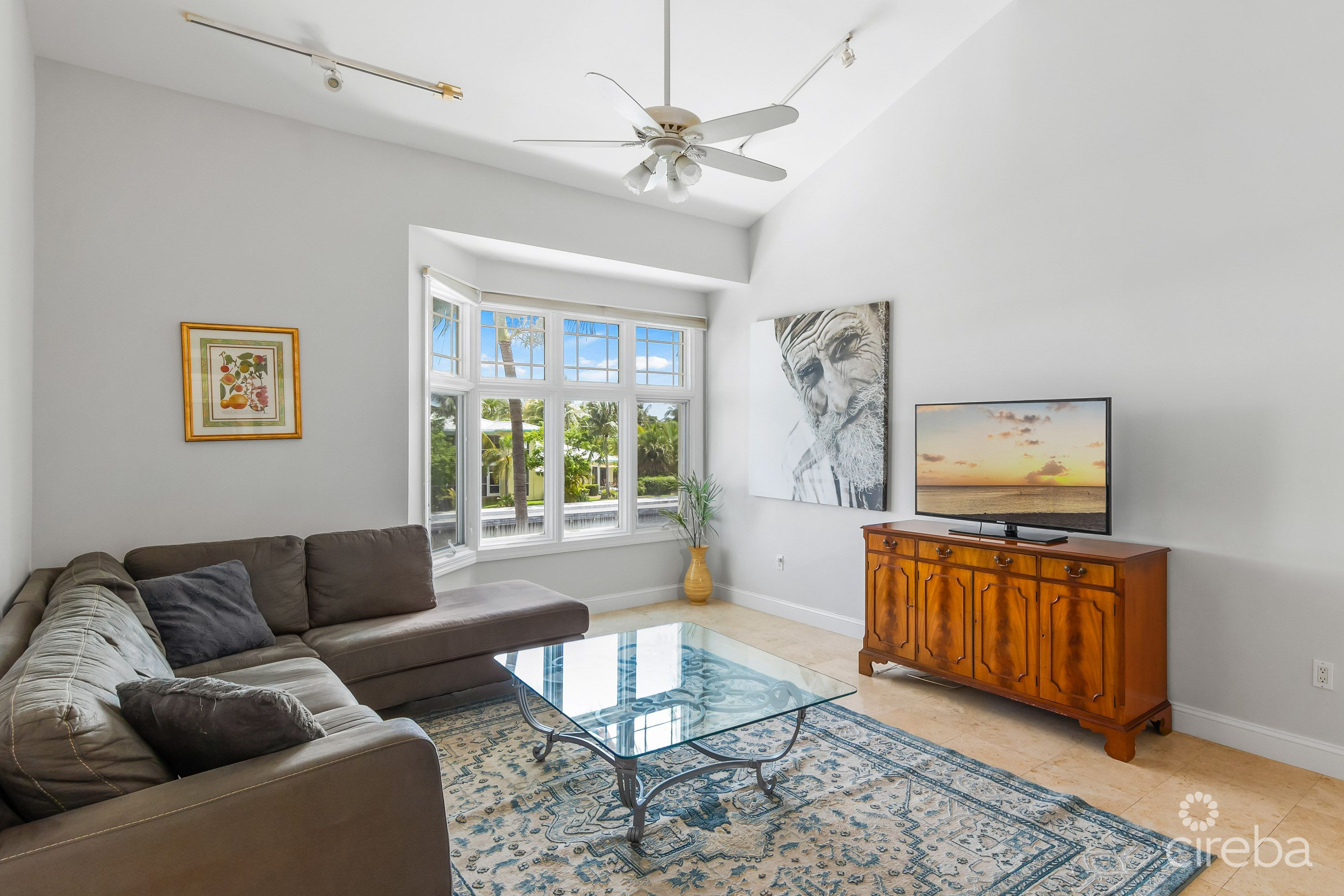 BRITANNIA KINGS COURT      CANAL FRONT    4 BED/3  BATH      PLUS BOAT DOCK