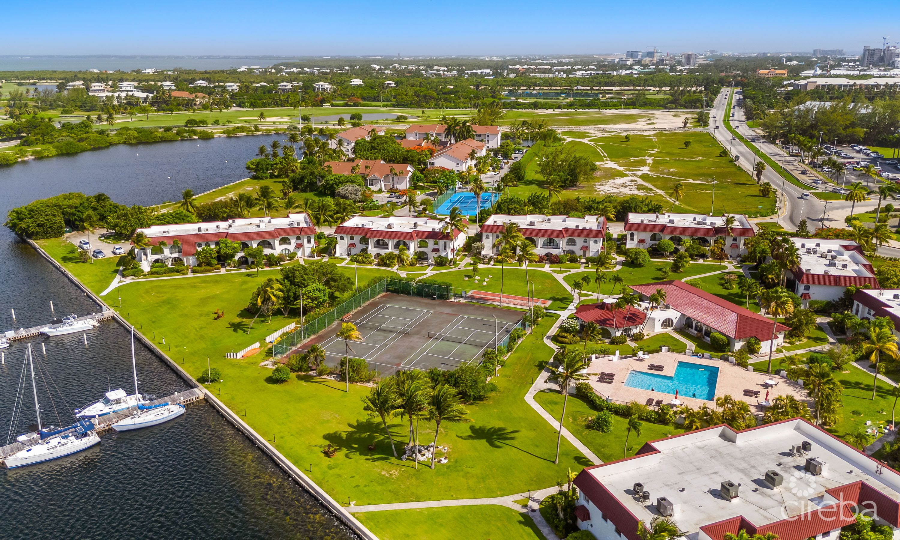 LIME TREE BAY UNIQUE 4 BED, 3.5 BATH WITH WATER VIEWS