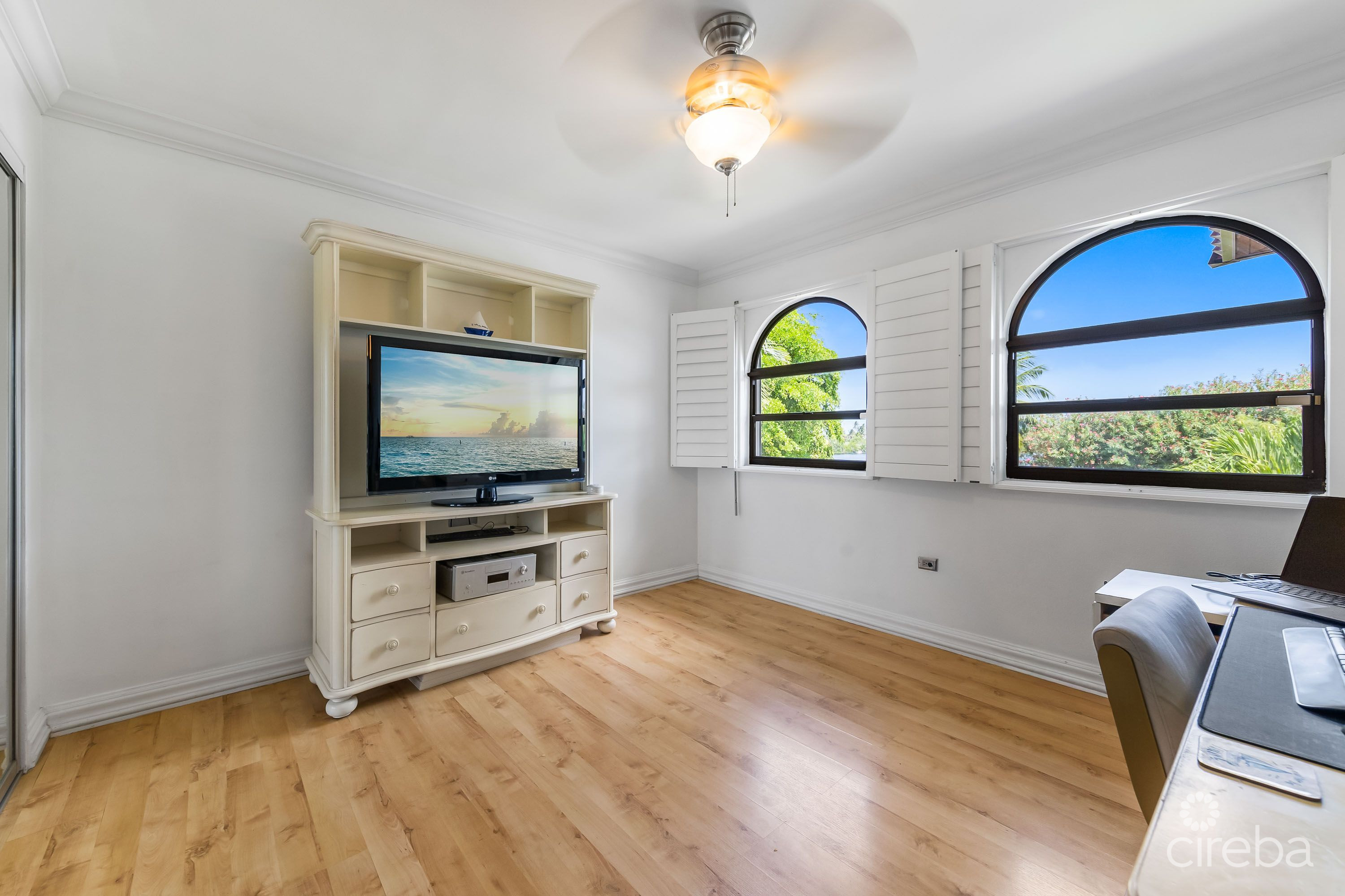 LIME TREE BAY UNIQUE 4 BED, 3.5 BATH WITH WATER VIEWS 4