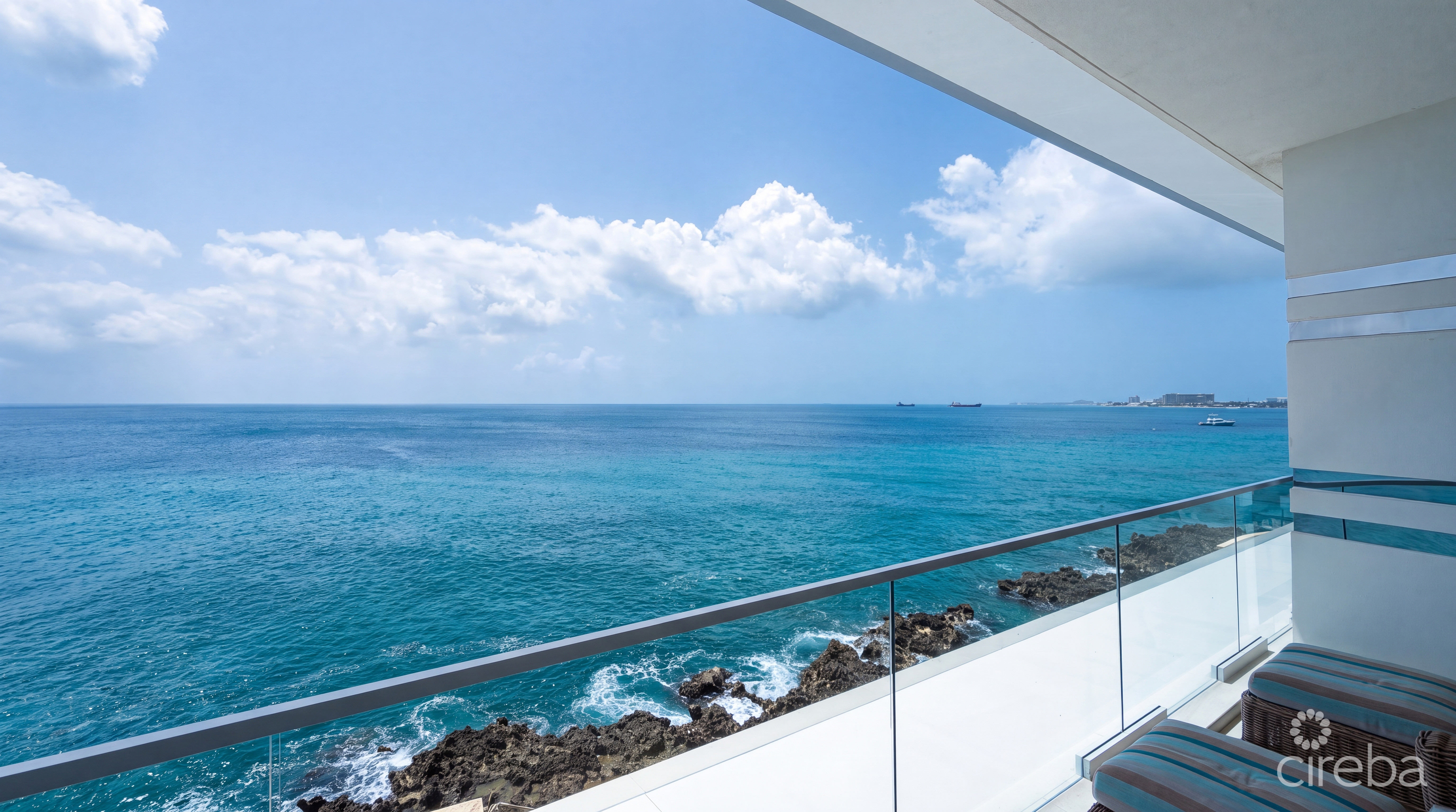 FIN 11 – OCEANFRONT CONDO