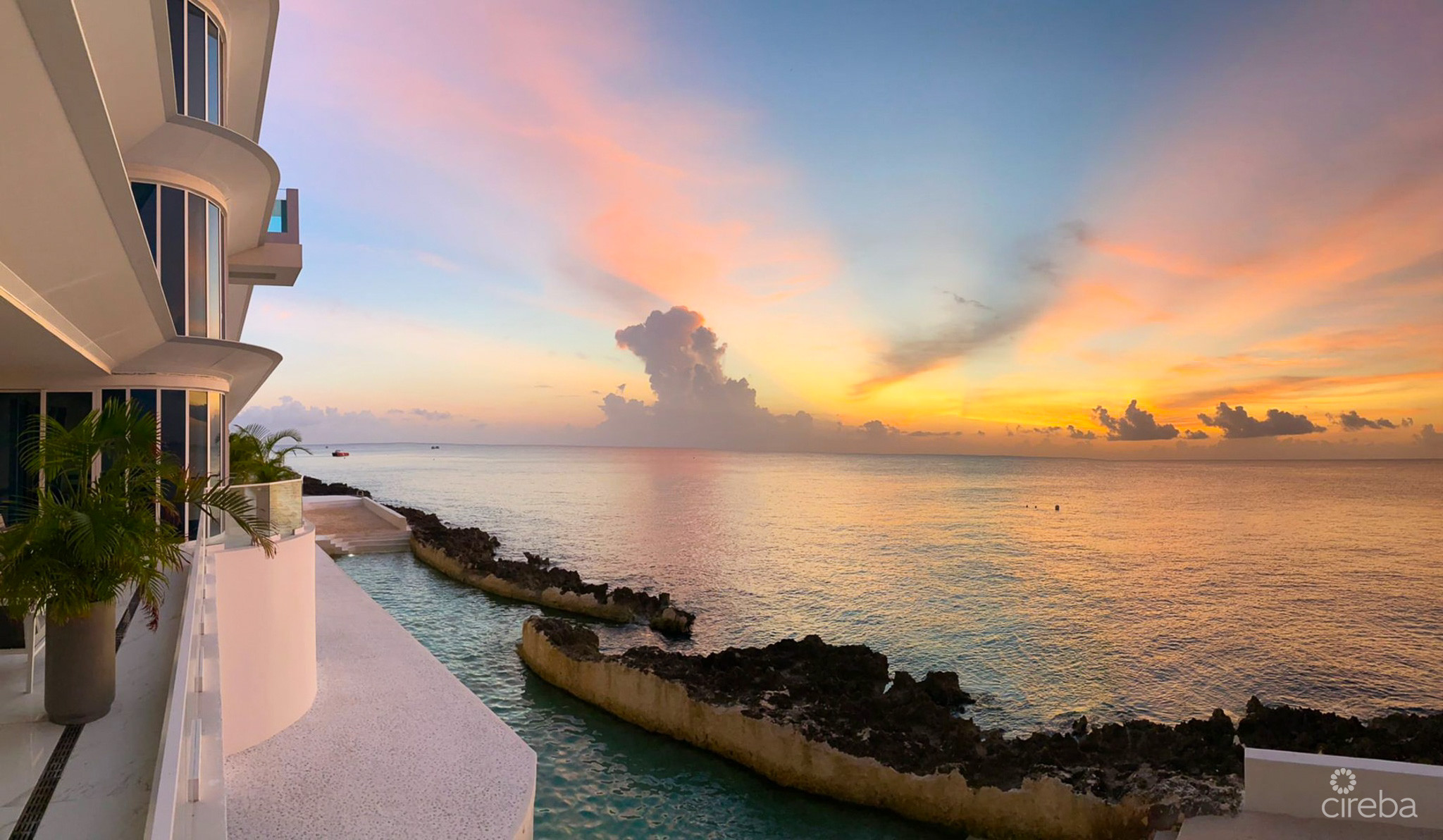 FIN OCEANFRONT CONDO