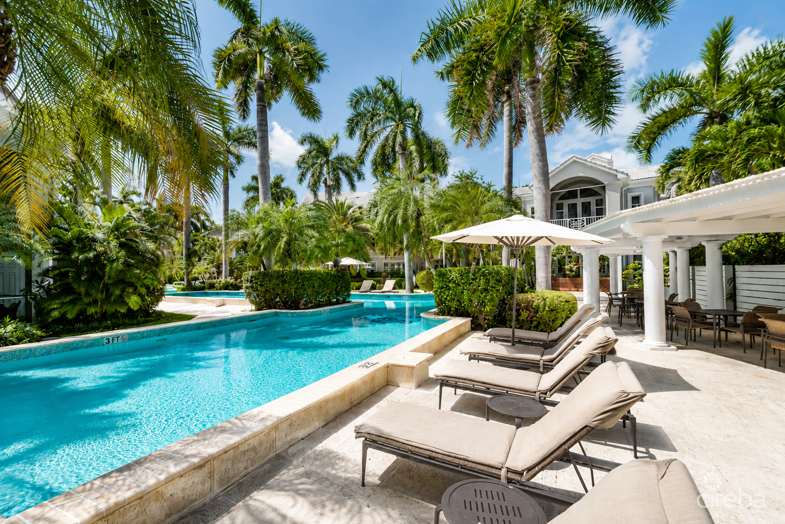 RARE KING'S COURT VILLA IN BRITANNIA | SEVEN MILE BEACH CORRIDOR