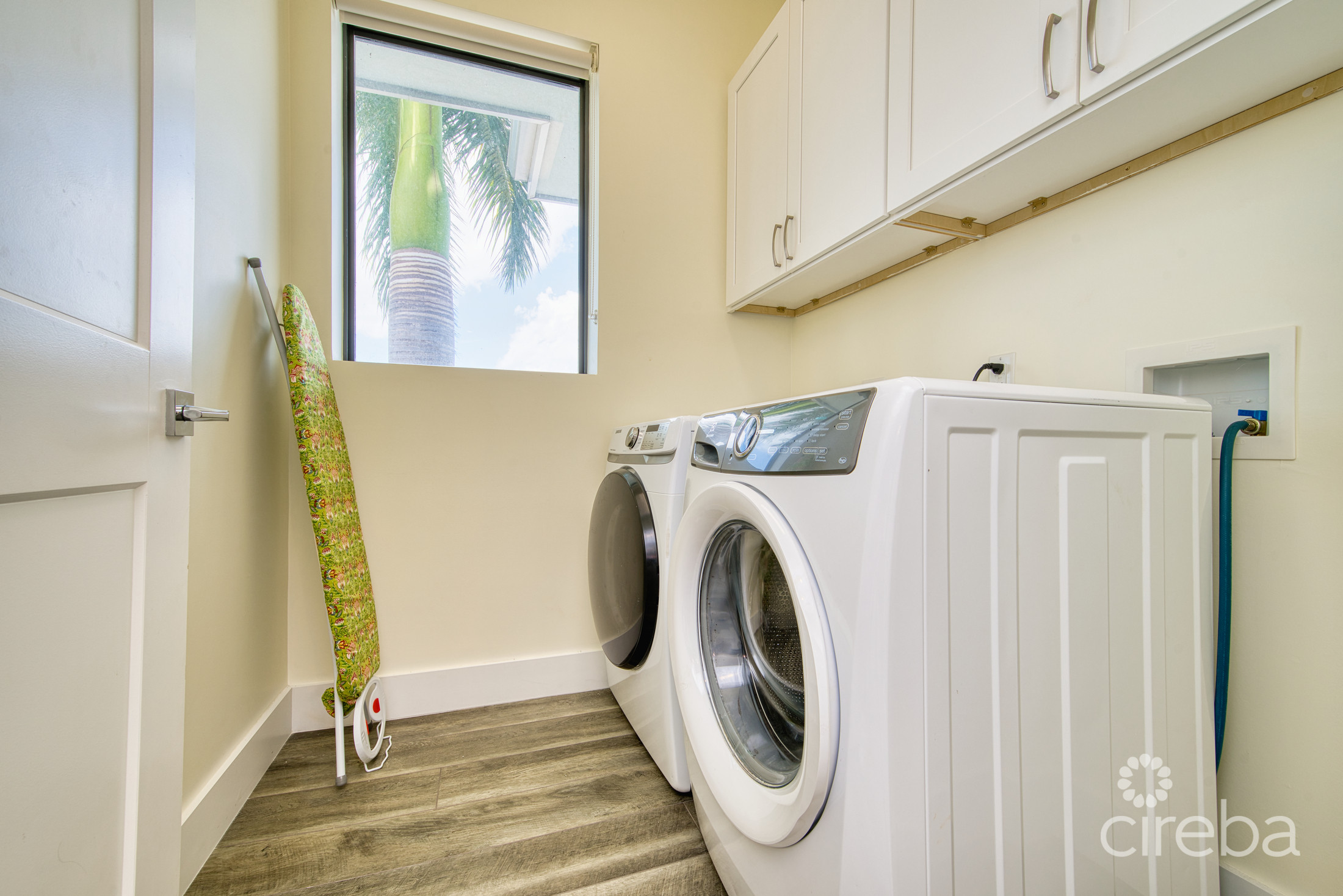 Large seahaven 2 bed with pool – oceanview and canal front