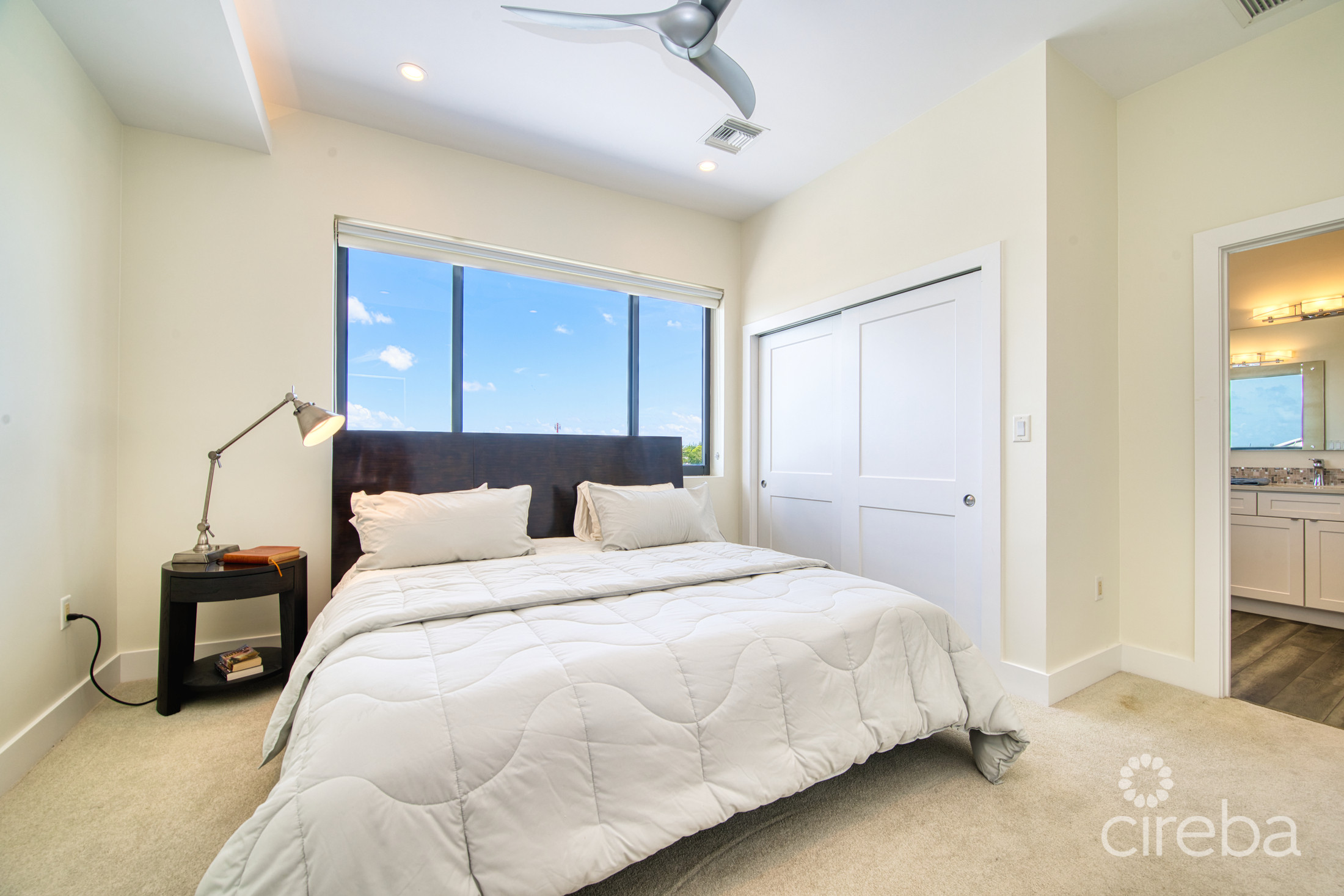 Large seahaven 2 bed with pool – oceanview and canal front