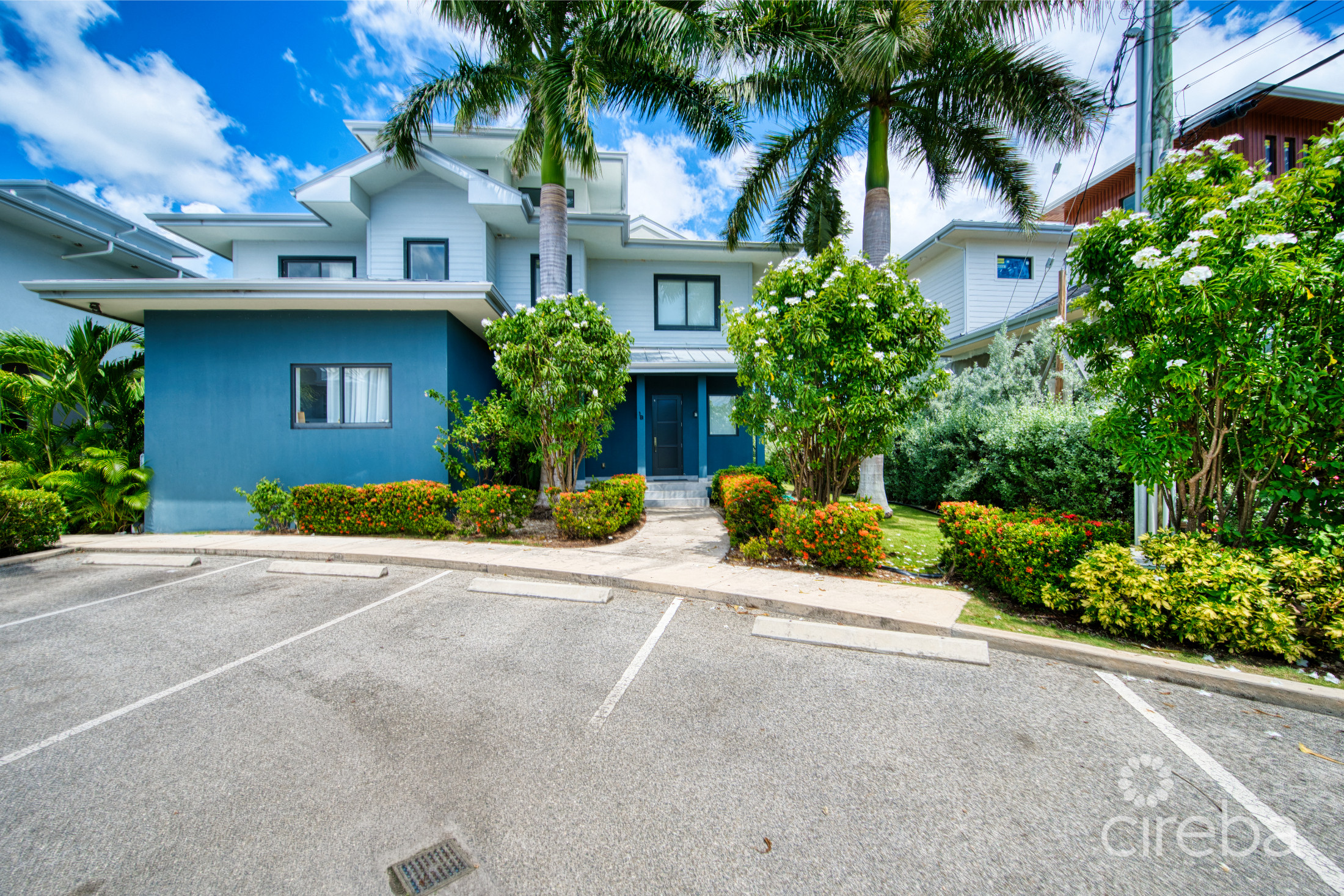 Large seahaven 2 bed with pool – oceanview and canal front