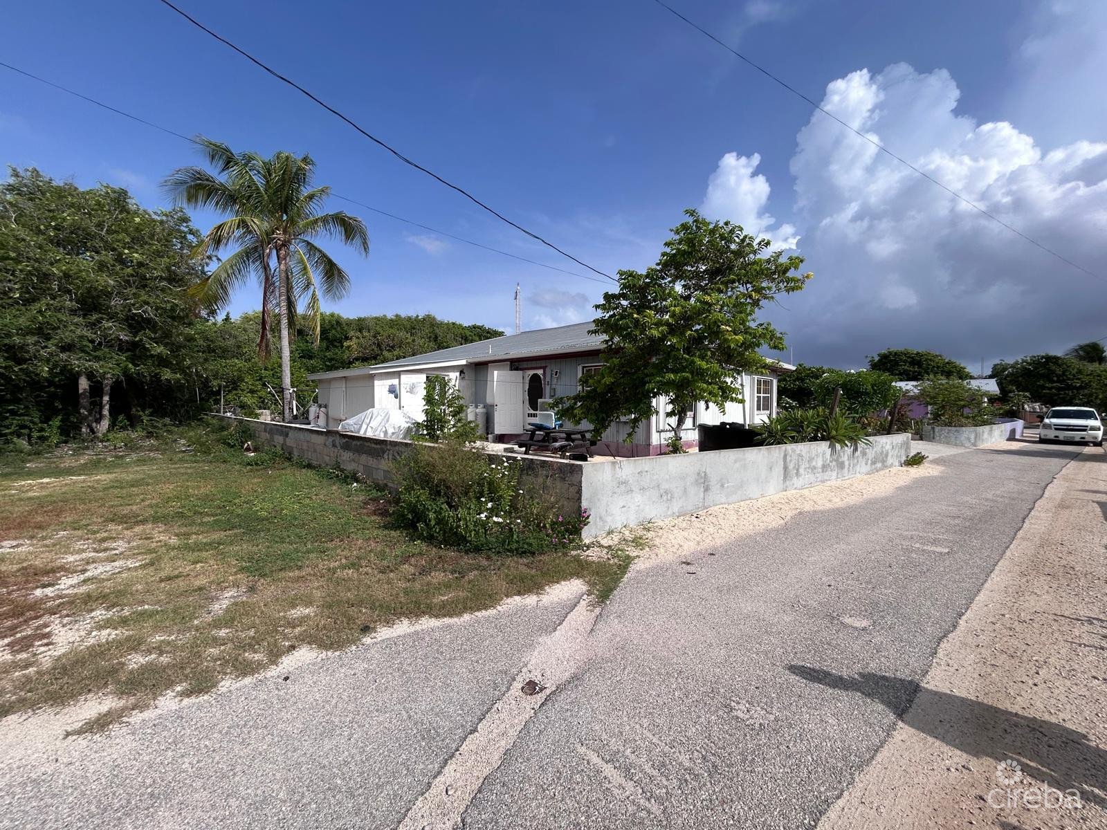 CAYMAN BRAC FAMILY HOME 4