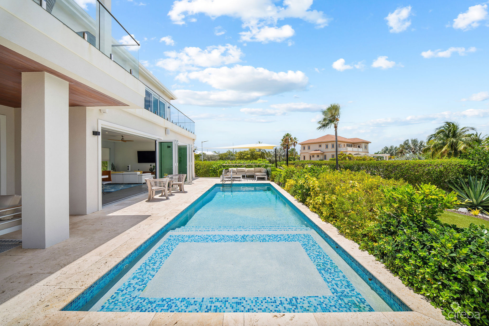 24 SHOREWINDS TRAIL, THE SHORES FAMILY HOME