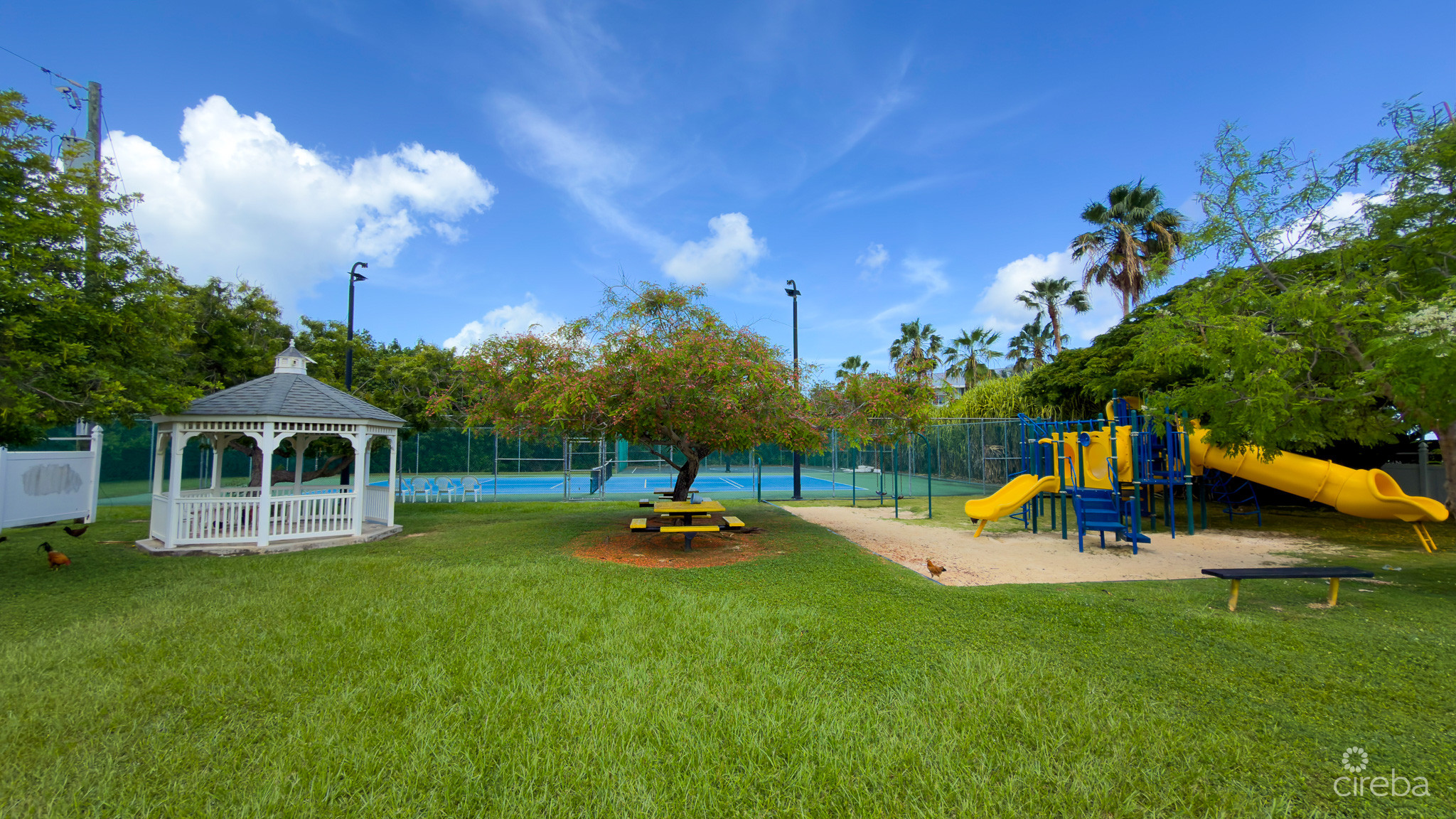 SNUG HARBOUR ANDREW DRIVE – 4 BEDROOM FAMILY HOME IN THE SEVEN MILE BEACH CORRIDOR