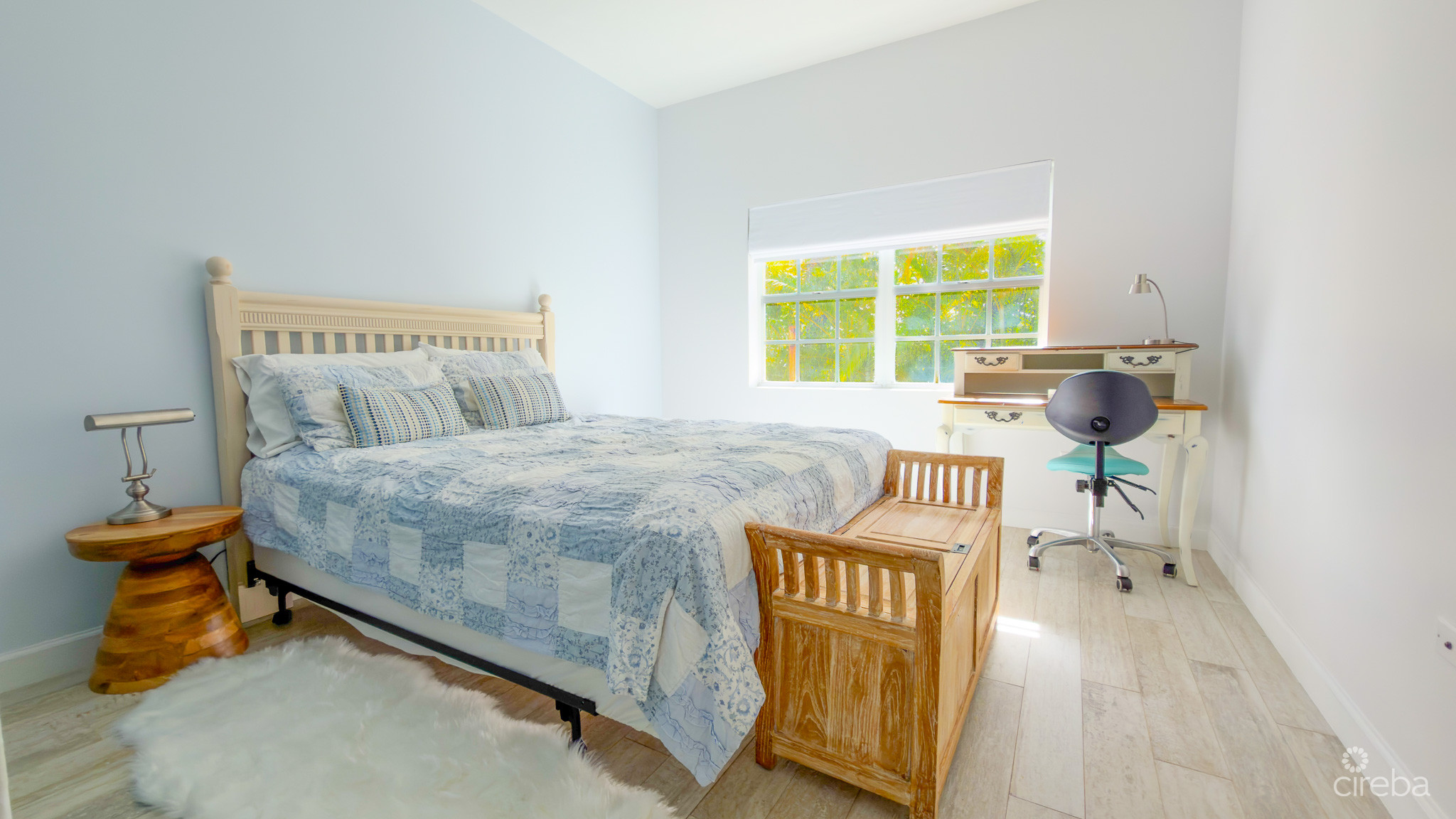 SNUG HARBOUR ANDREW DRIVE – 4 BEDROOM FAMILY HOME IN THE SEVEN MILE BEACH CORRIDOR