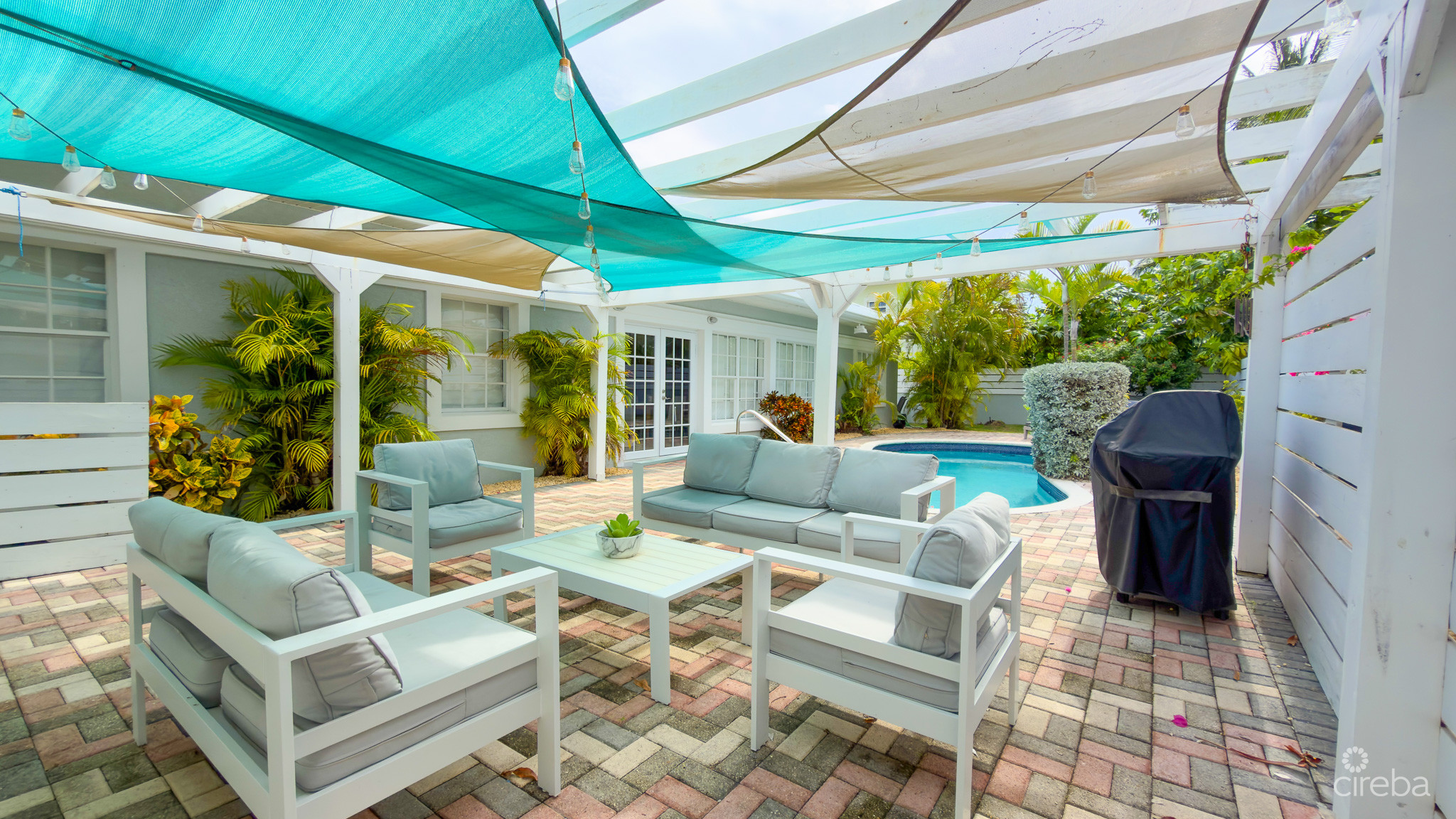 SNUG HARBOUR ANDREW DRIVE – 4 BEDROOM FAMILY HOME IN THE SEVEN MILE BEACH CORRIDOR