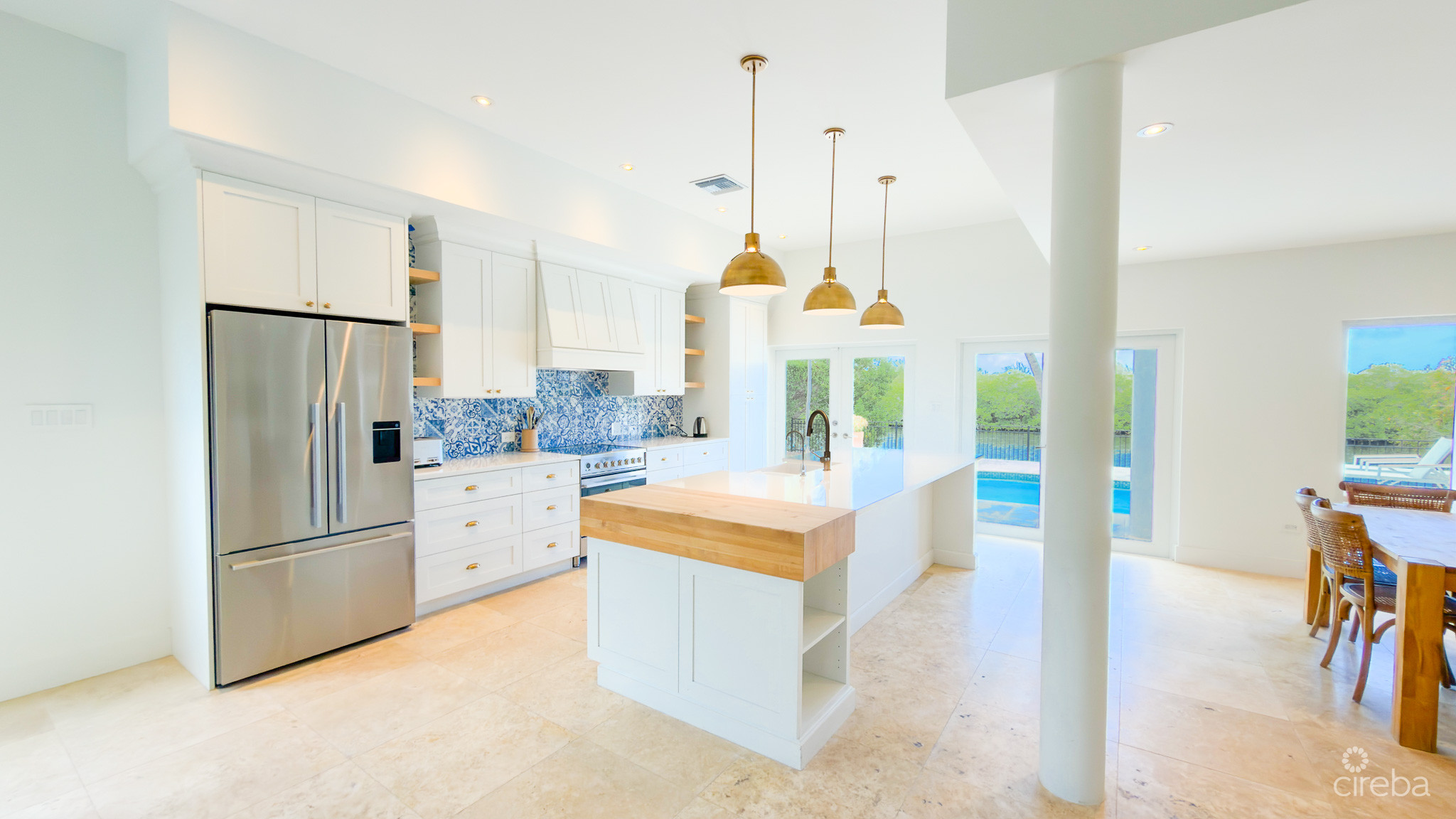 GOVERNORS HARBOUR – 266 RALEIGH HARBOUR NORTH EXECUTIVE CANAL-FRONT HOME