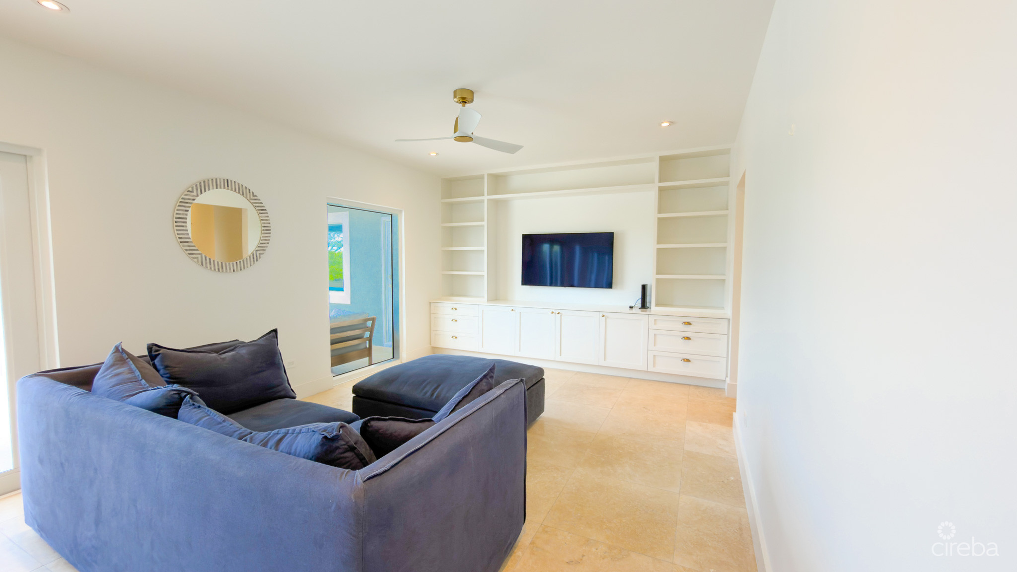 GOVERNORS HARBOUR – 266 RALEIGH HARBOUR NORTH EXECUTIVE CANAL-FRONT HOME