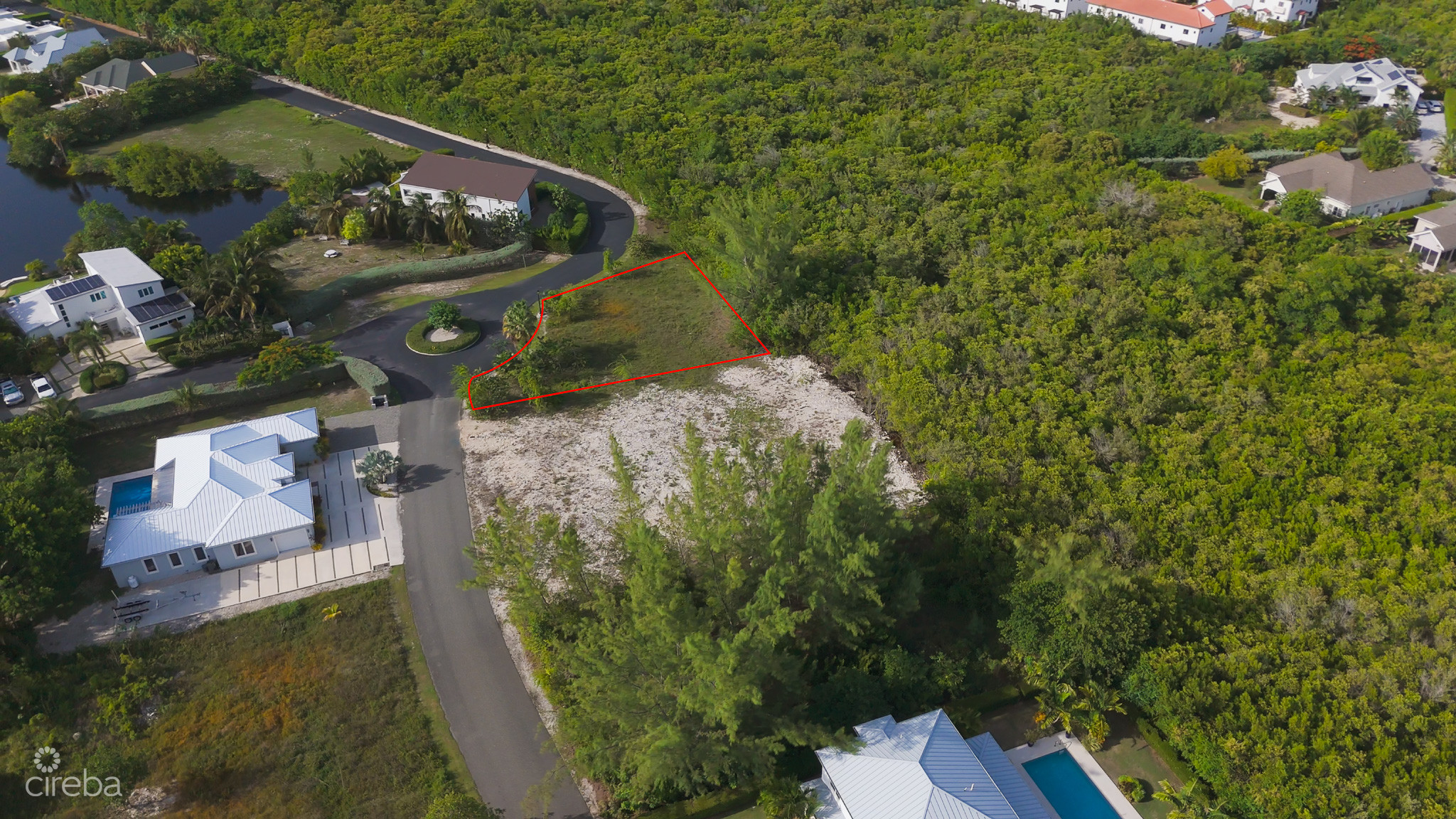 THE LAKES, SOUTH SOUND – RARE 0.2870-ACRE CORNER LOT