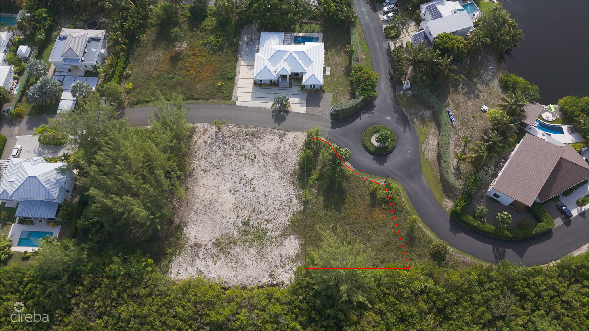 THE LAKES, SOUTH SOUND – RARE 0.2870-ACRE CORNER LOT