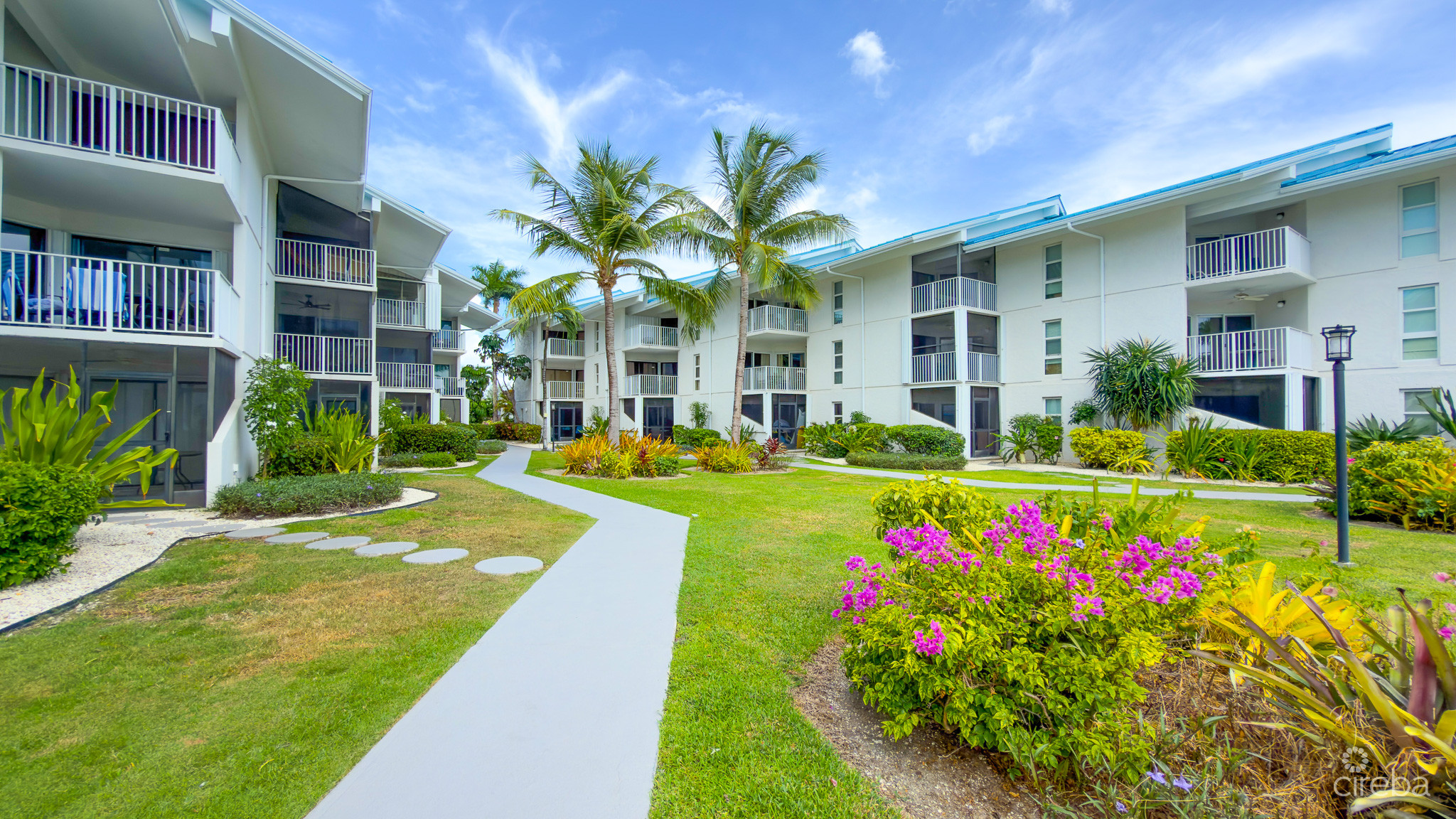 CAYMAN REEF 3 BED SEVEN MILE BEACH