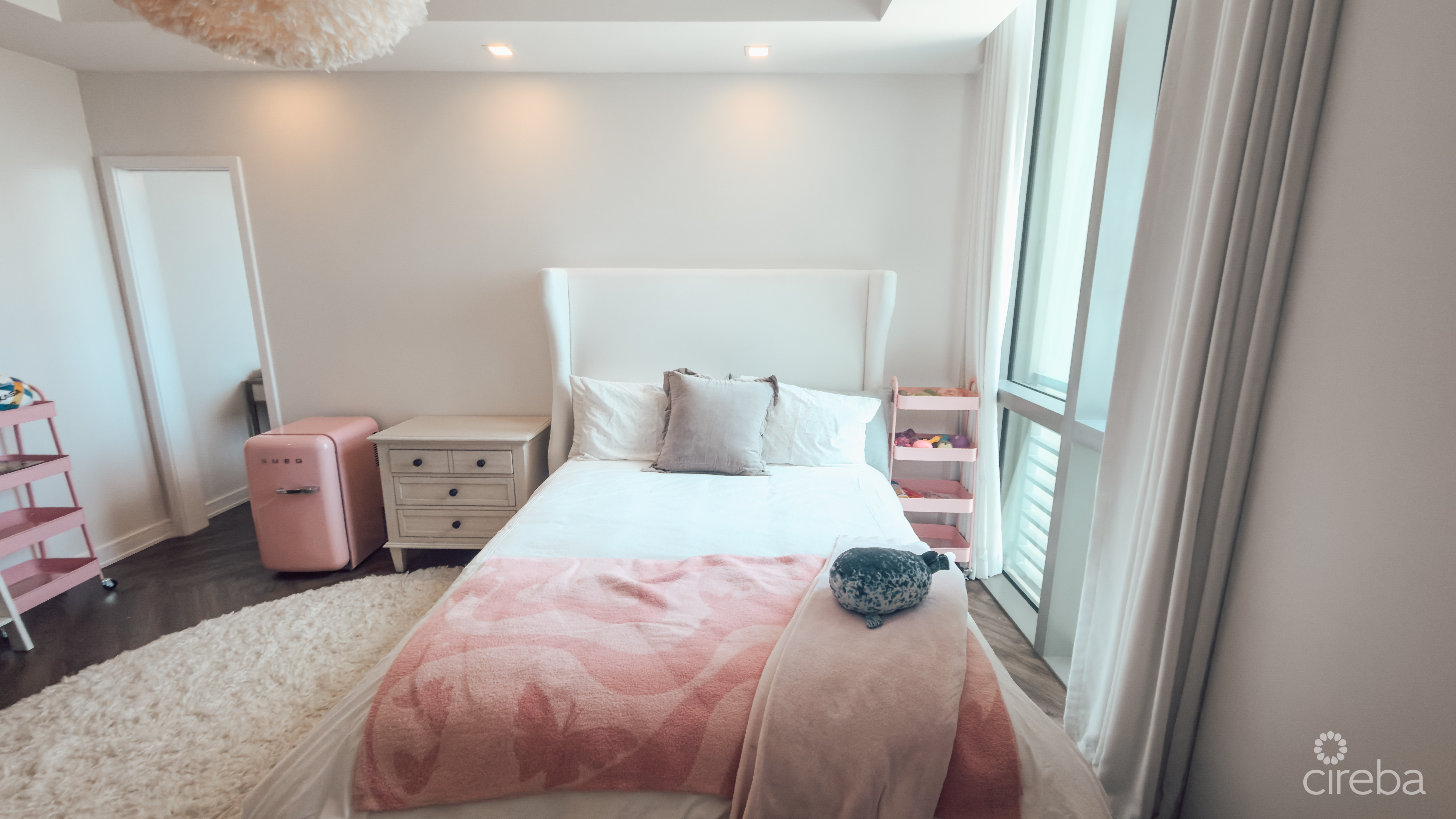 SEAFIRE 3 BEDROOM LUXURY RESIDENCE ON SEVEN MILE BEACH