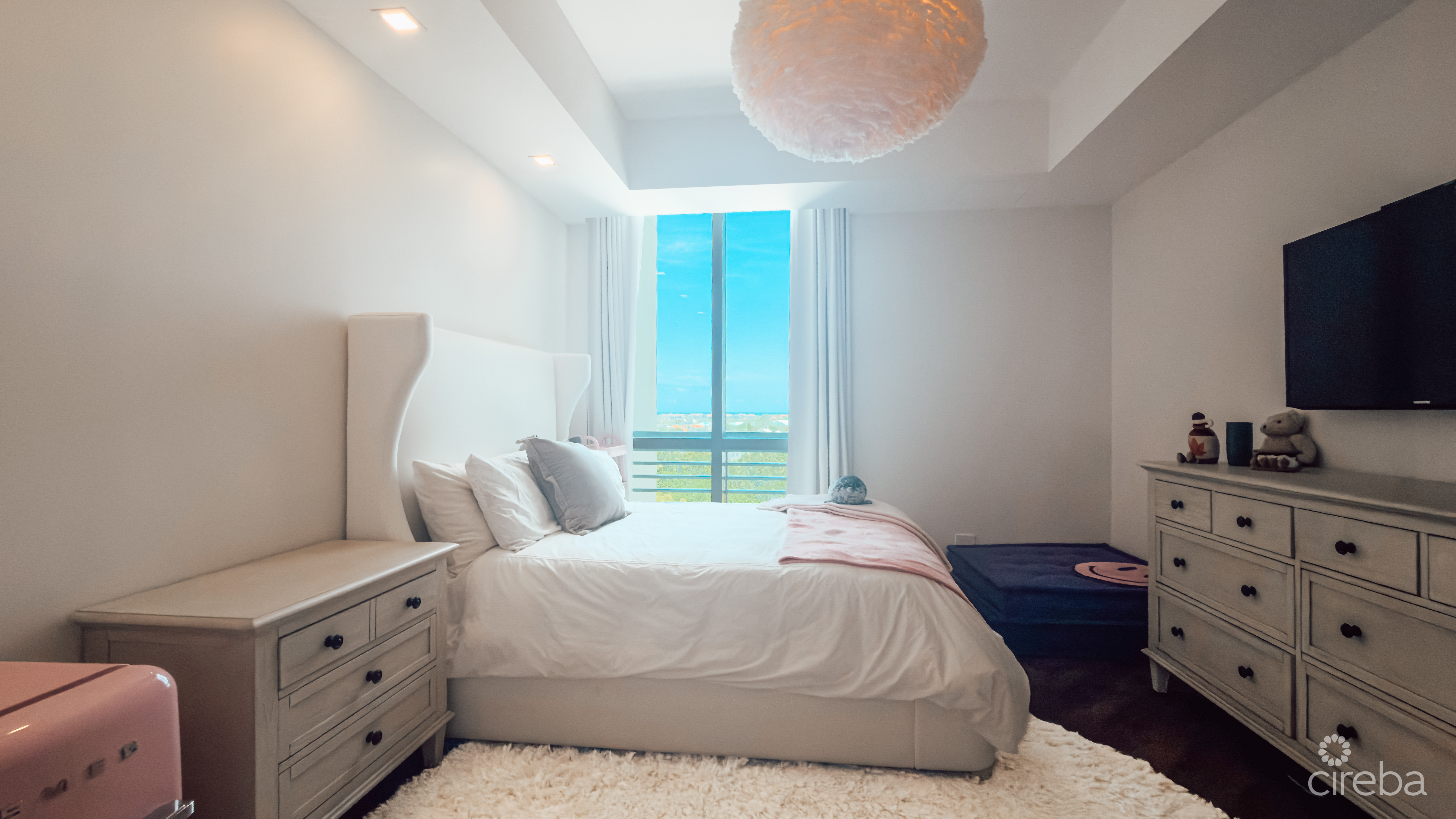 SEAFIRE 3 BEDROOM LUXURY RESIDENCE ON SEVEN MILE BEACH
