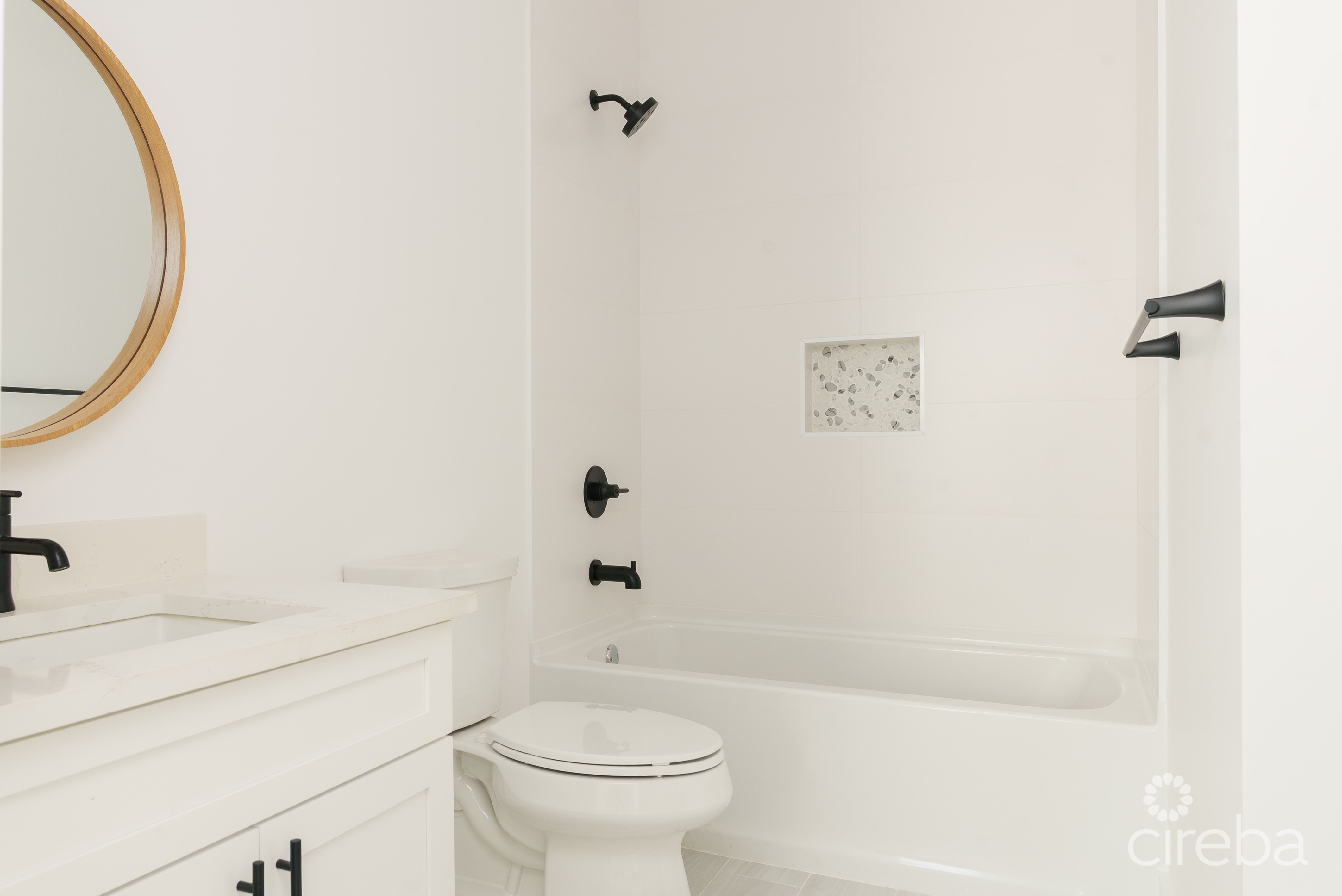 WOODRIDGE – REDBAY! FULLY FURNISHED AND VENDOR PAYS STAMP DUTY