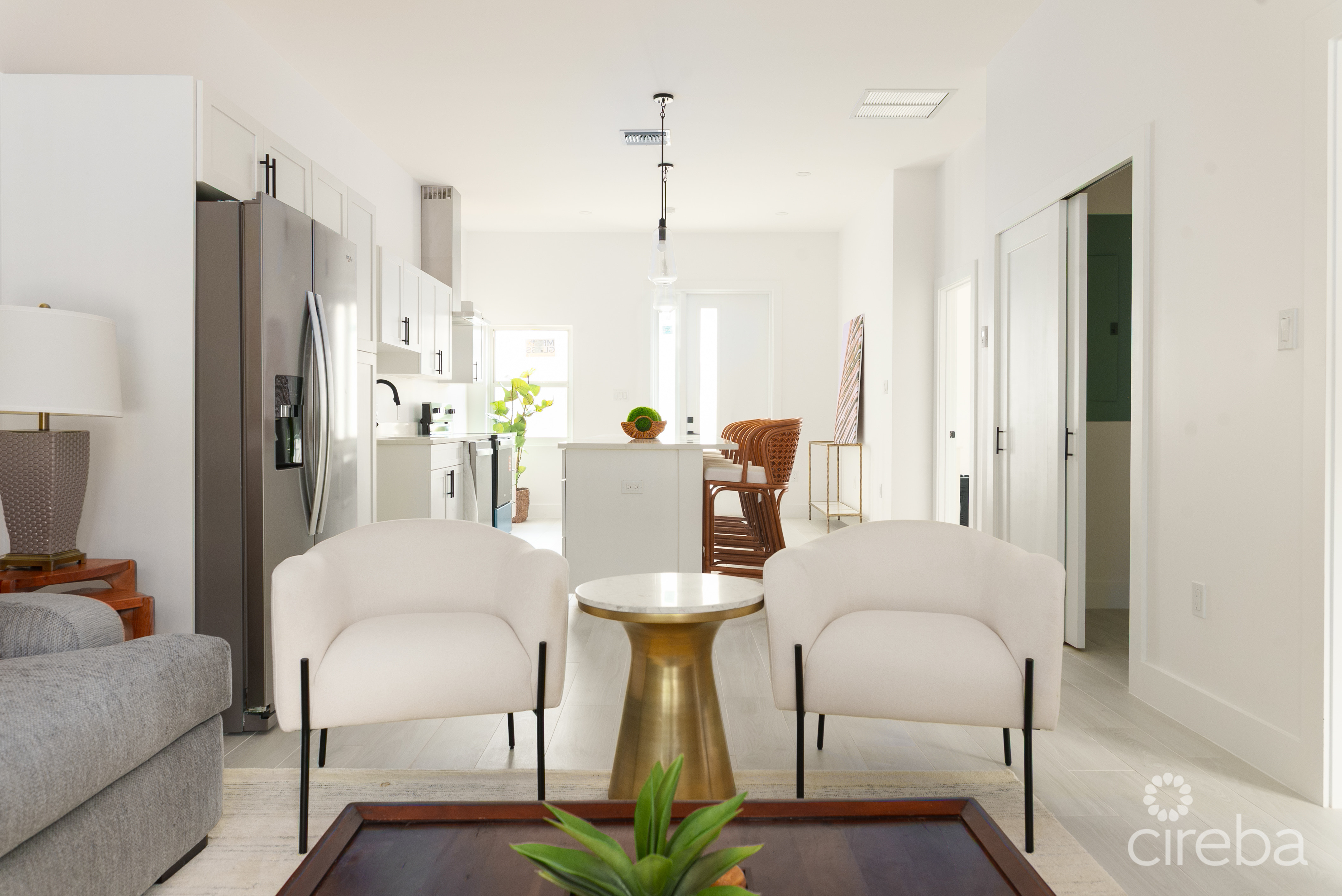 WOODRIDGE – REDBAY! FULLY FURNISHED AND VENDOR PAYS STAMP DUTY