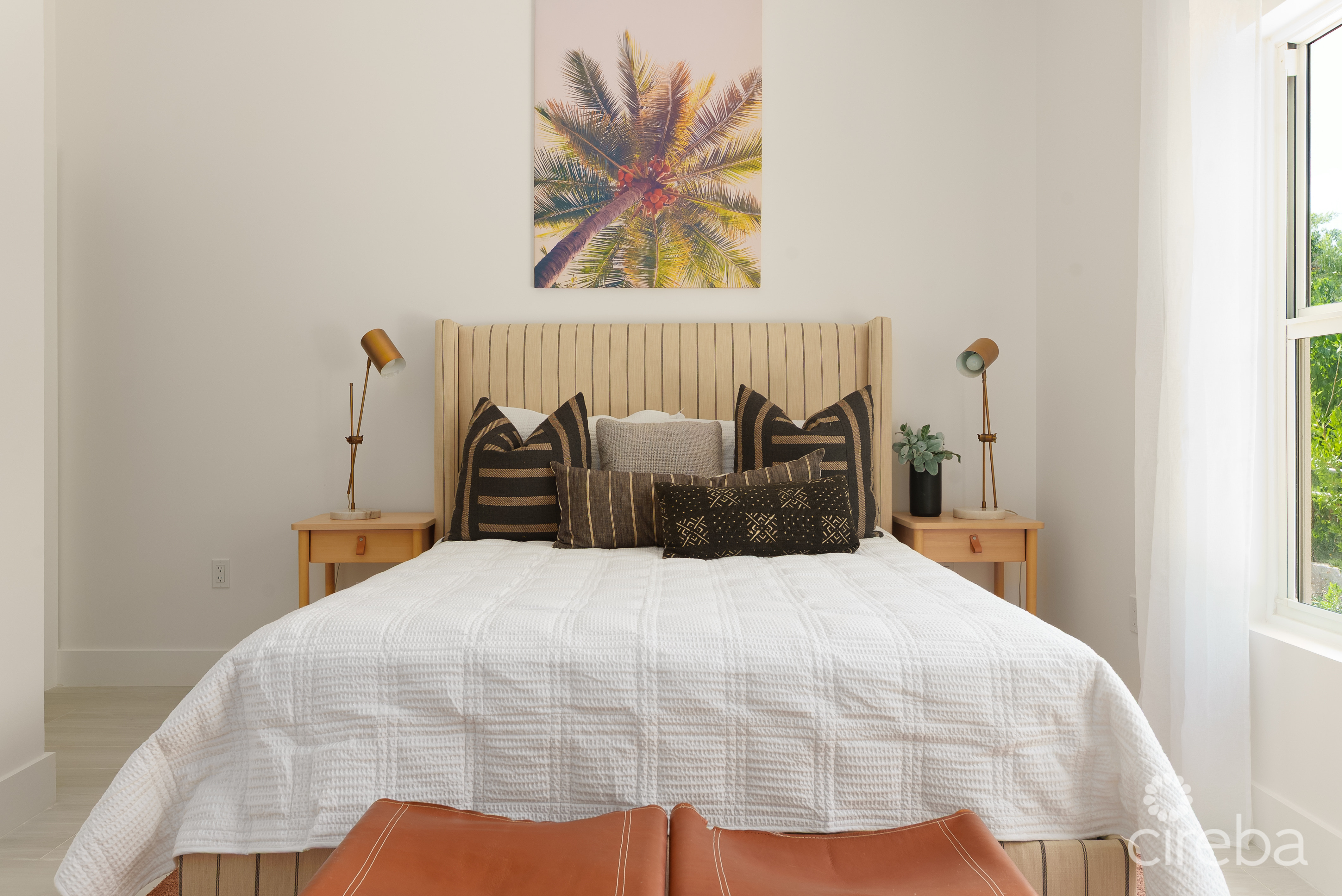 WOODRIDGE – REDBAY! FULLY FURNISHED AND VENDOR PAYS STAMP DUTY