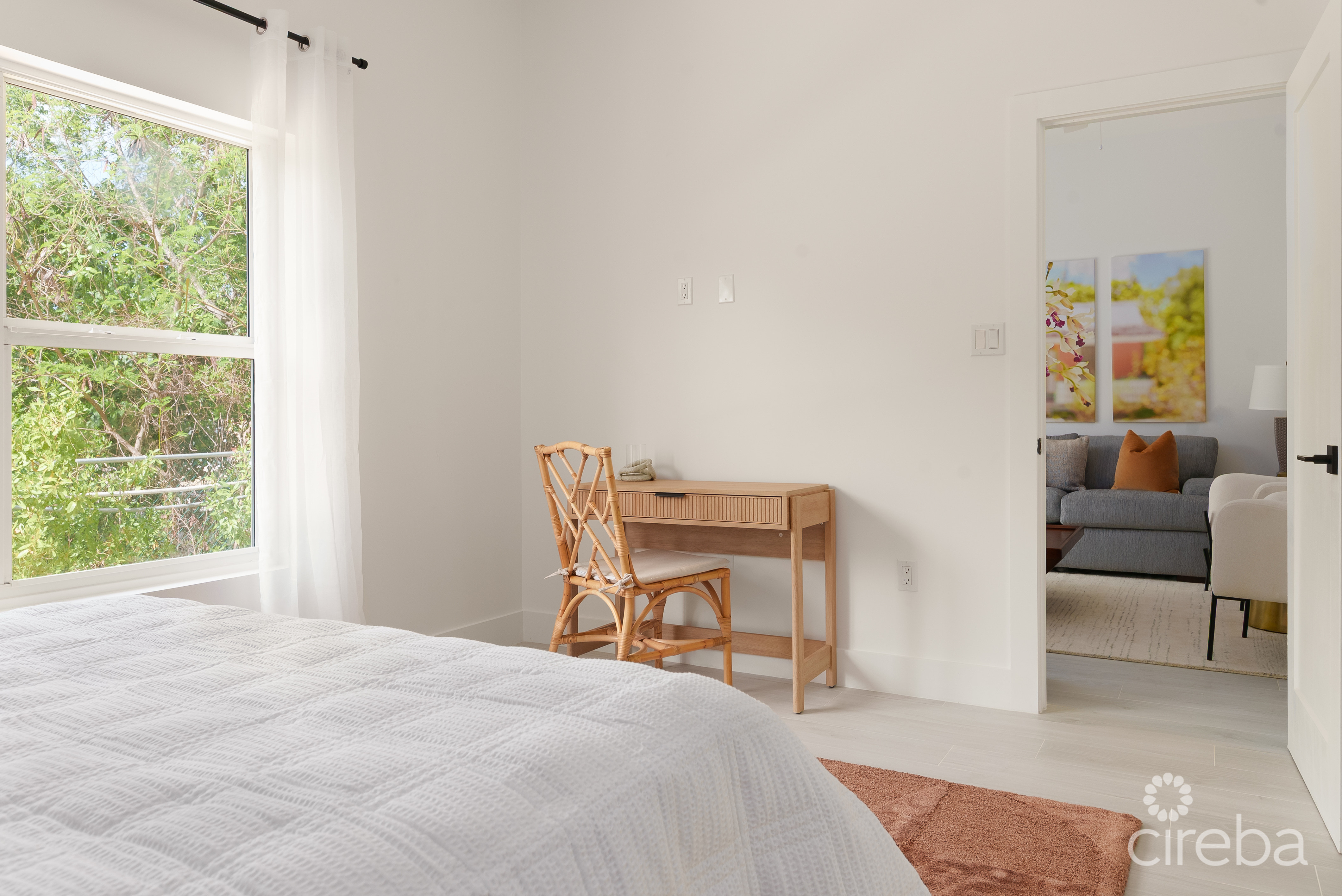 WOODRIDGE – REDBAY! FULLY FURNISHED AND VENDOR PAYS STAMP DUTY