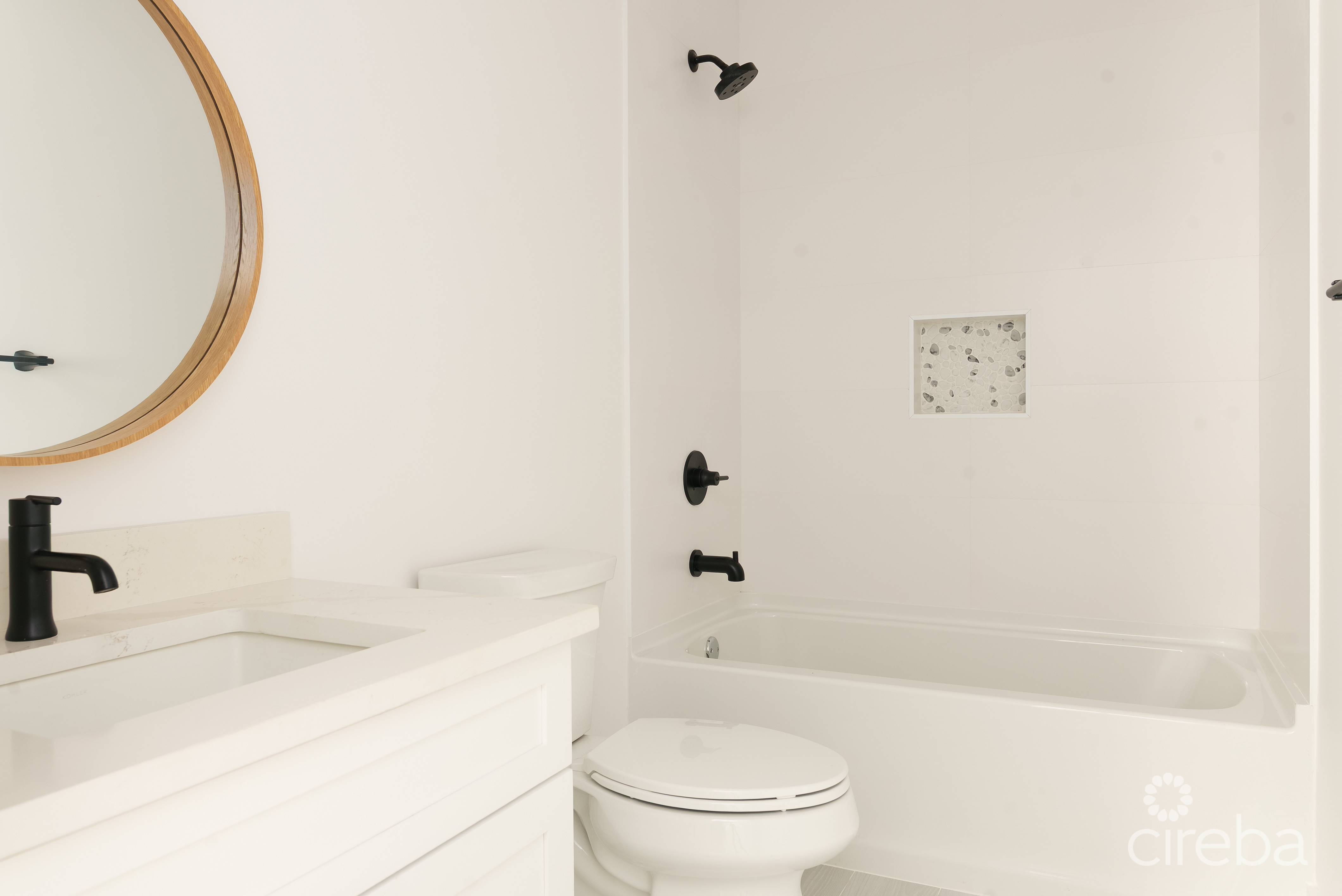WOODRIDGE – REDBAY! FULLY FURNISHED AND VENDOR PAYS STAMP DUTY