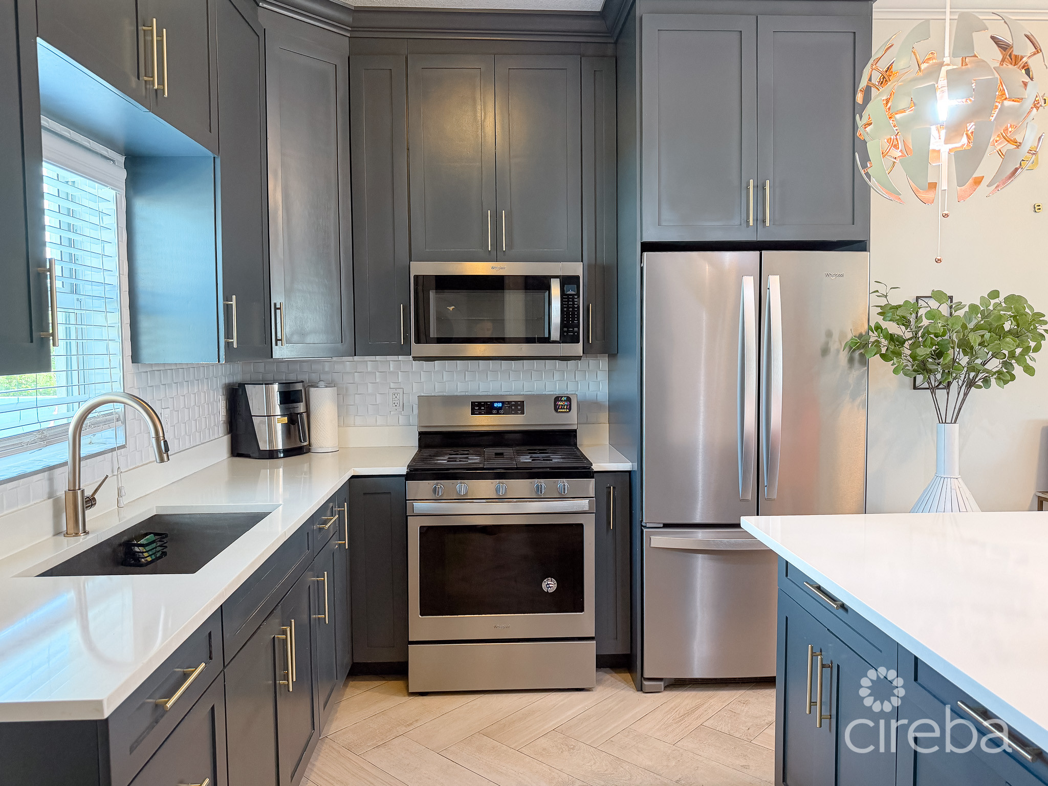 LOWER VALLEY 3 BED, 2 BATH FAMILY HOME 3