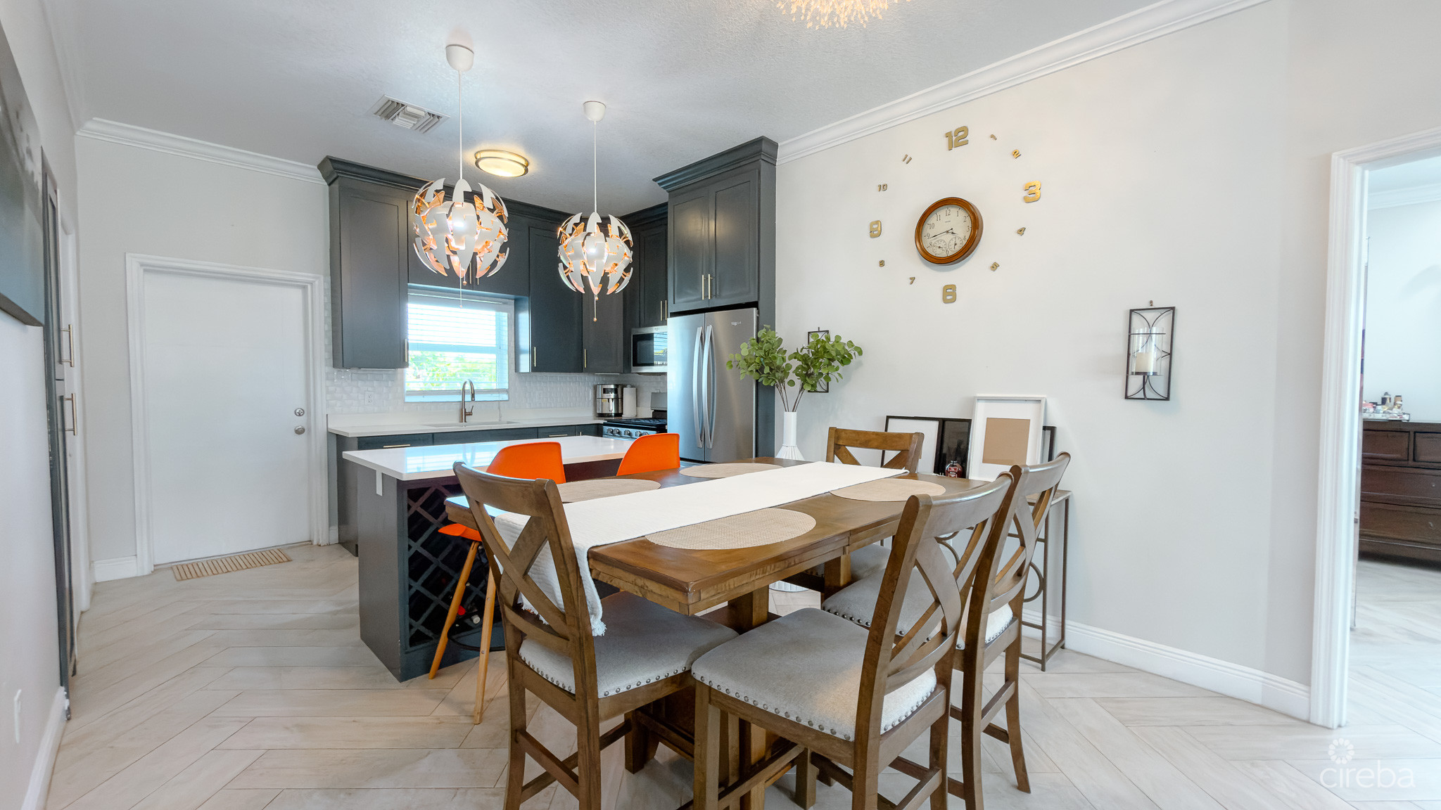LOWER VALLEY 3 BED, 2 BATH FAMILY HOME 4