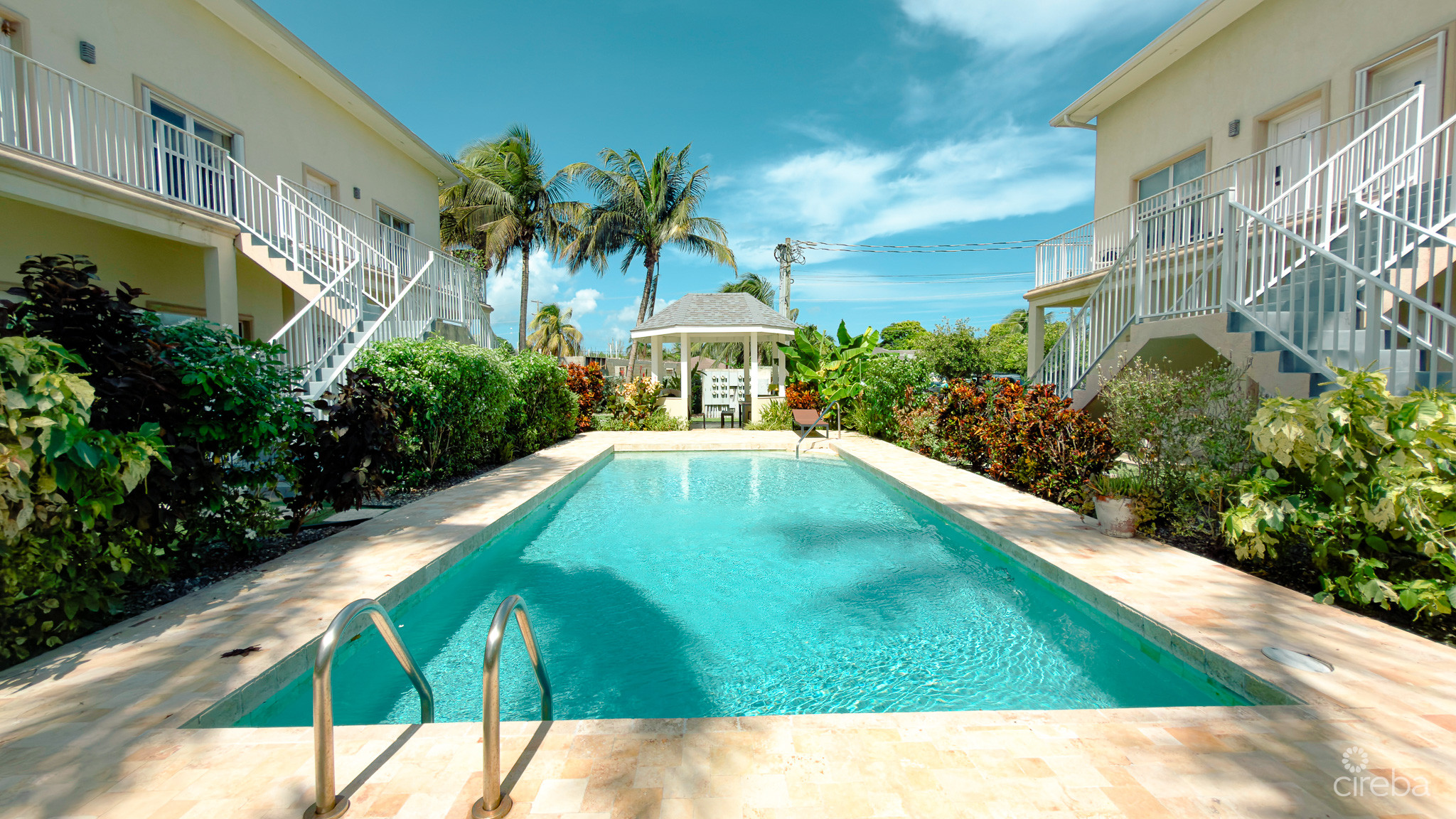 EMERALD ISLE 2 BEDROOM TOWNHOUSE