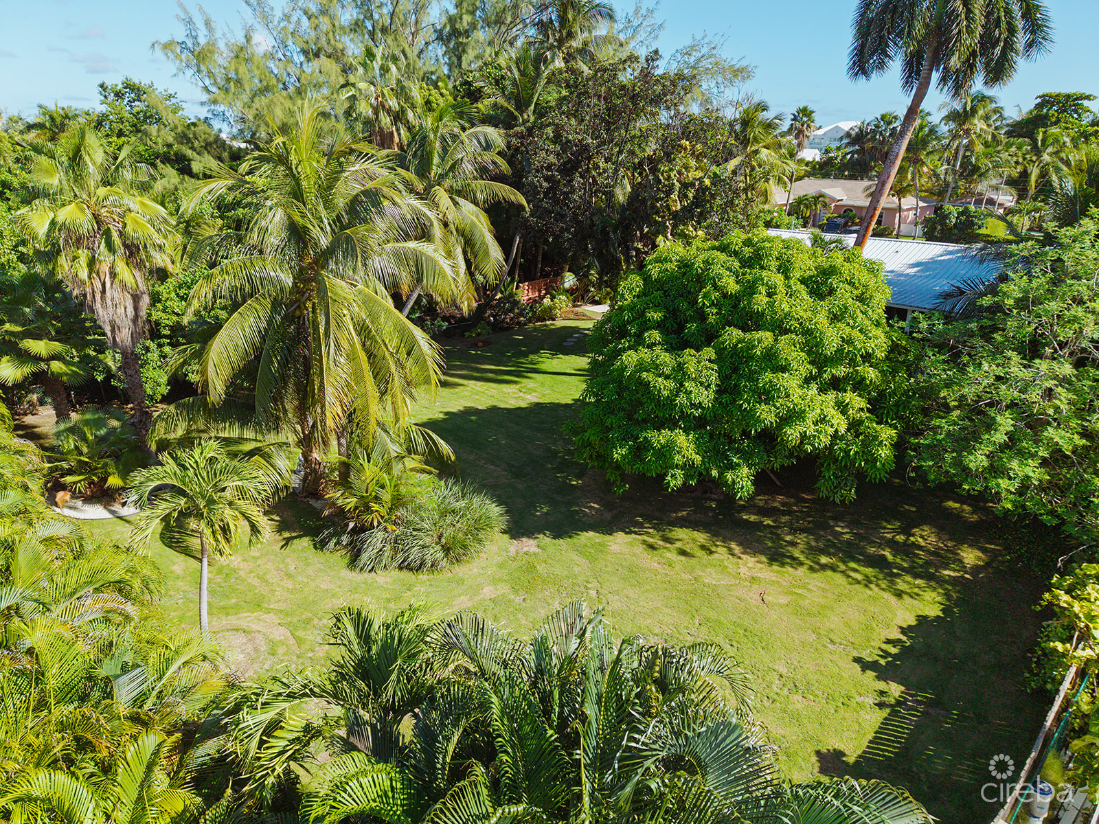 RARE DOUBLE-LOT OASIS BUNGALOW  WITH POOL IN SNUG HARBOUR
