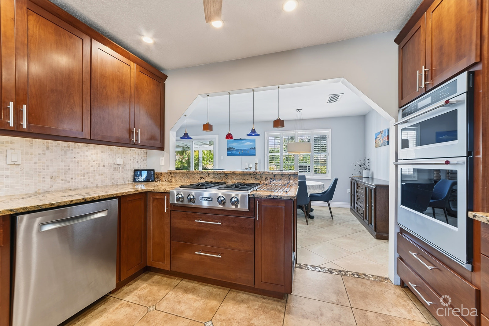 RARE DOUBLE-LOT OASIS BUNGALOW  WITH POOL IN SNUG HARBOUR