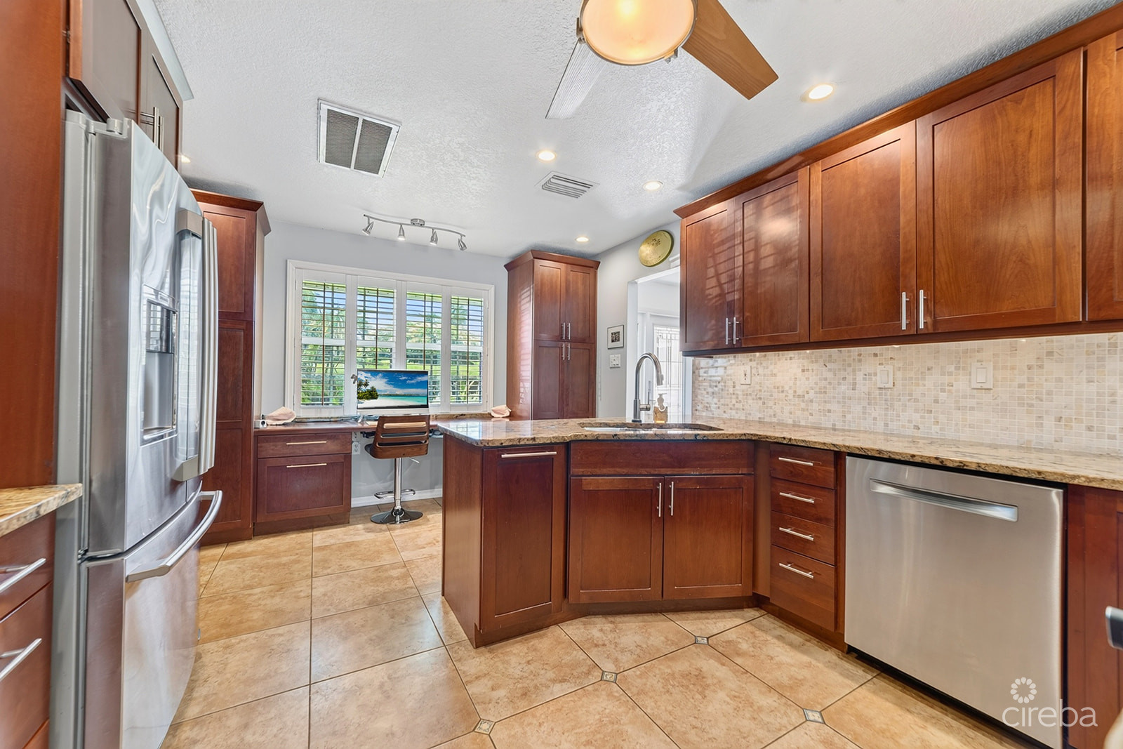 RARE DOUBLE-LOT OASIS BUNGALOW  WITH POOL IN SNUG HARBOUR