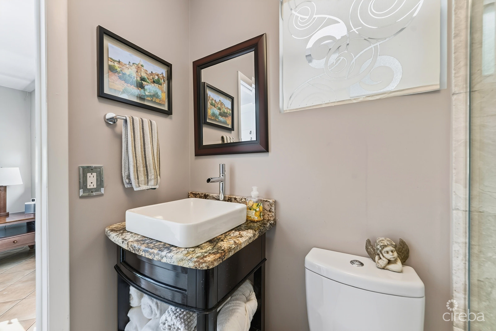 RARE DOUBLE-LOT OASIS BUNGALOW  WITH POOL IN SNUG HARBOUR