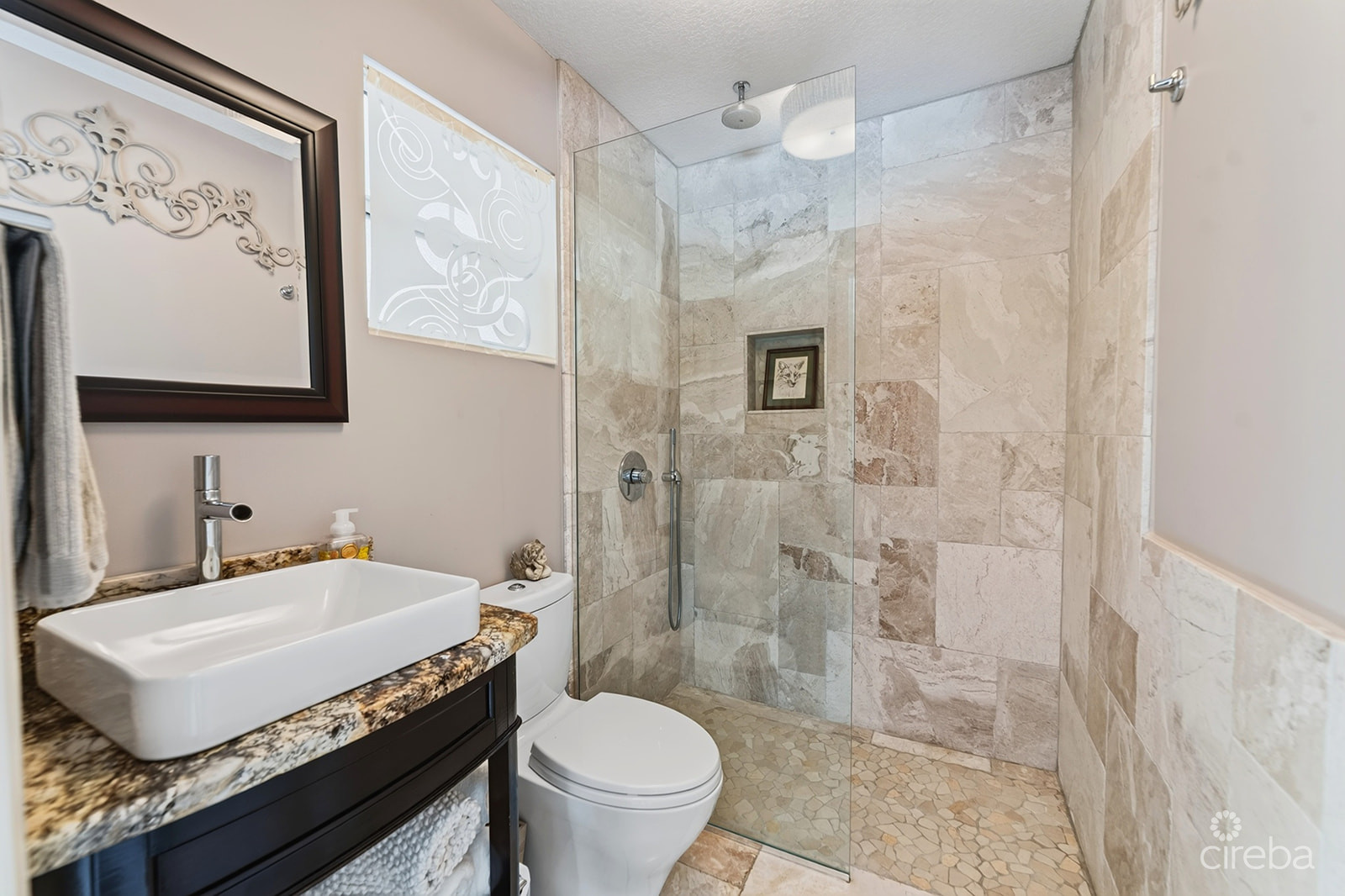 RARE DOUBLE-LOT OASIS BUNGALOW  WITH POOL IN SNUG HARBOUR