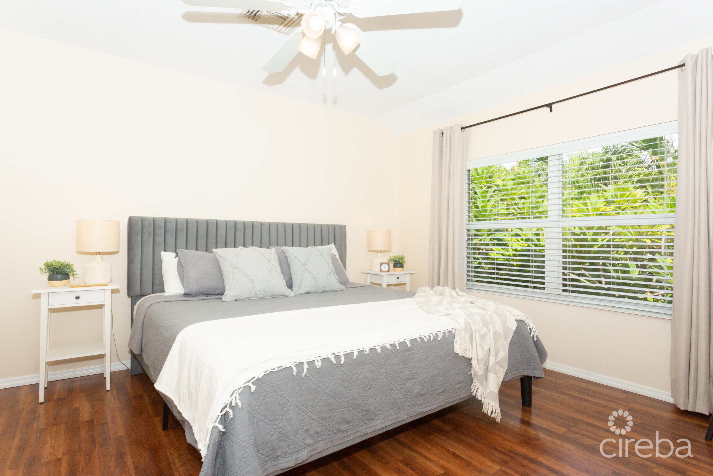 TURNKEY 2BED PLUS DEN END UNIT TROPICAL HAVEN